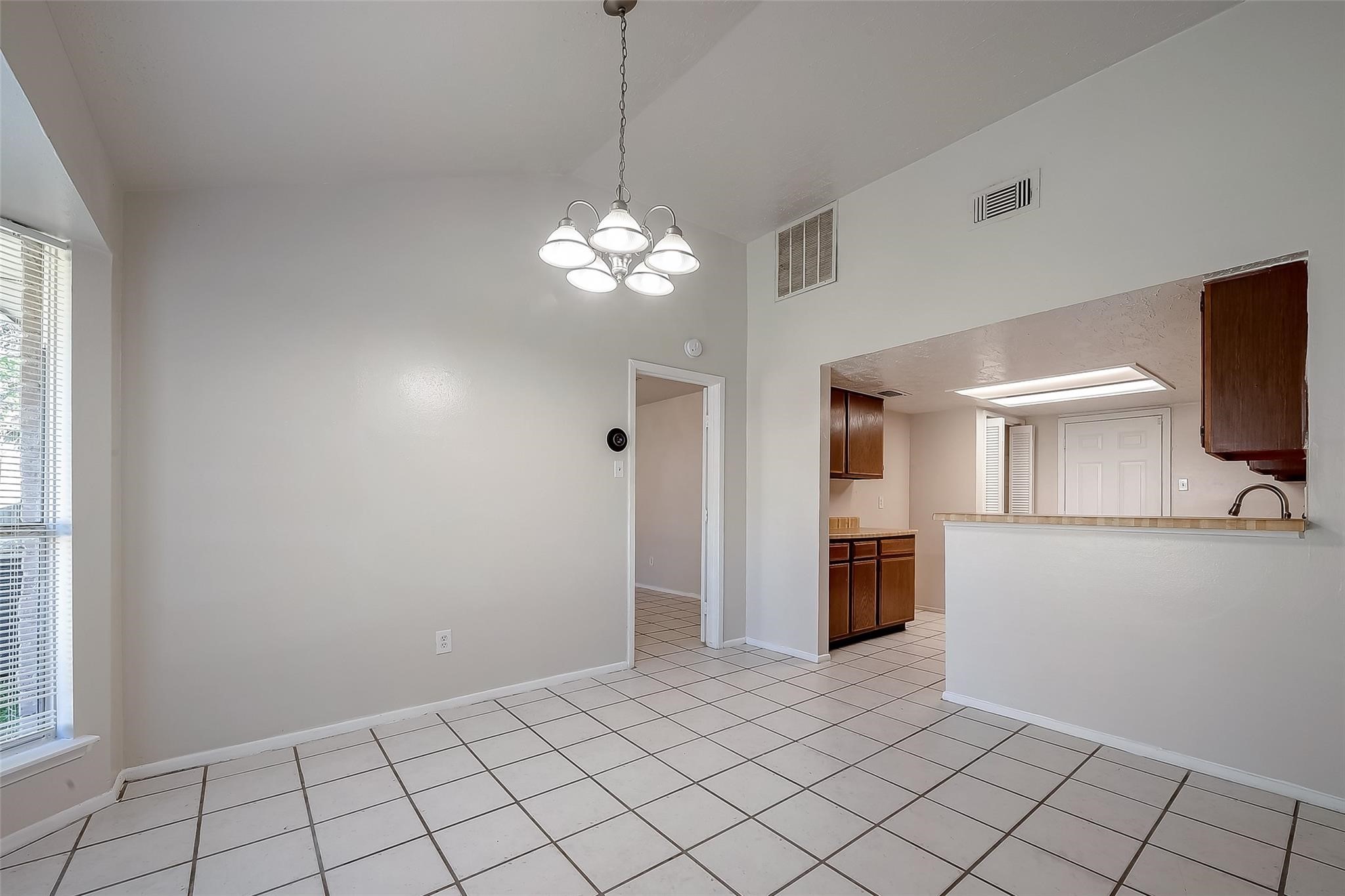 7615 Wovenwood Lane Property Photo 8