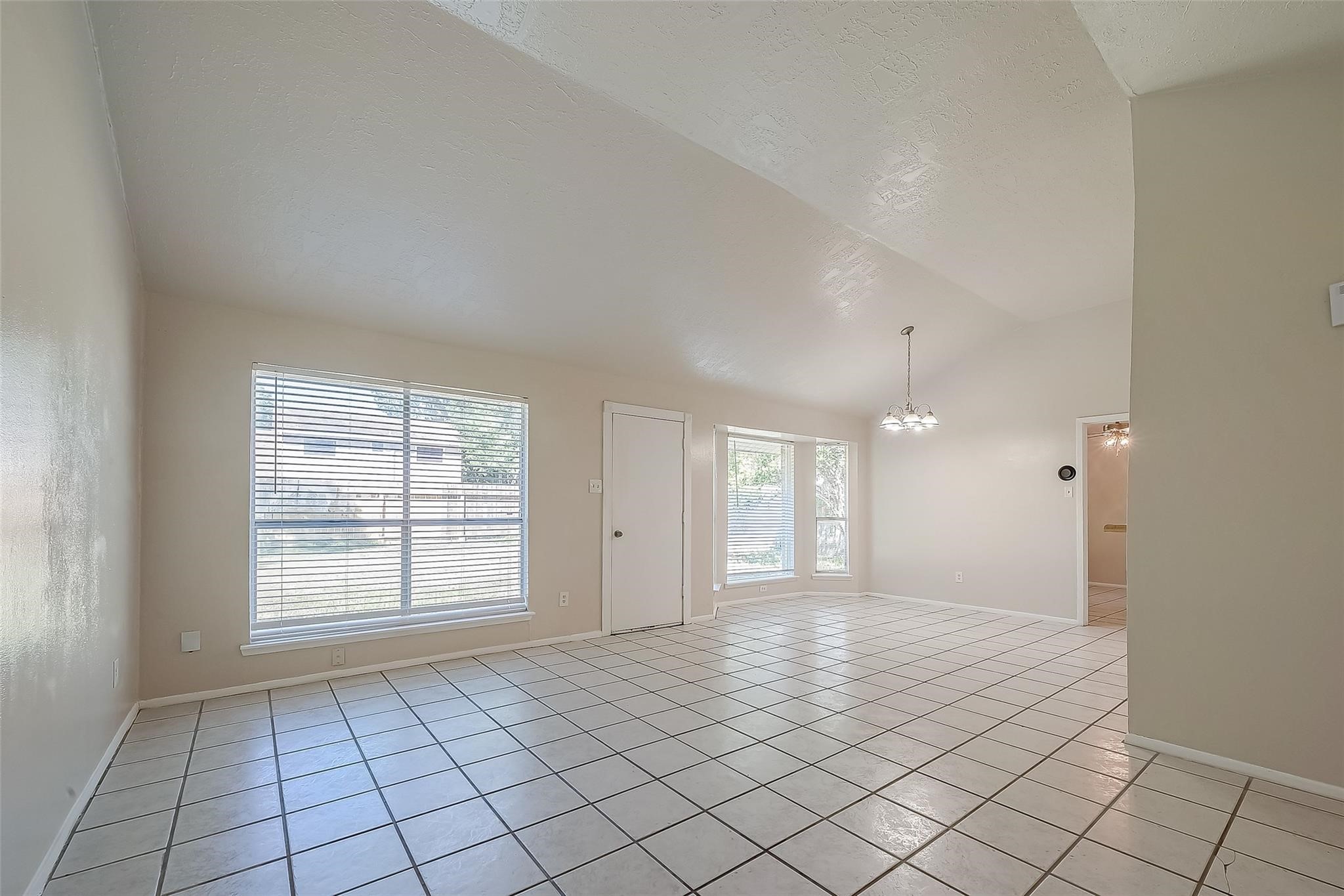 7615 Wovenwood Lane Property Photo 9