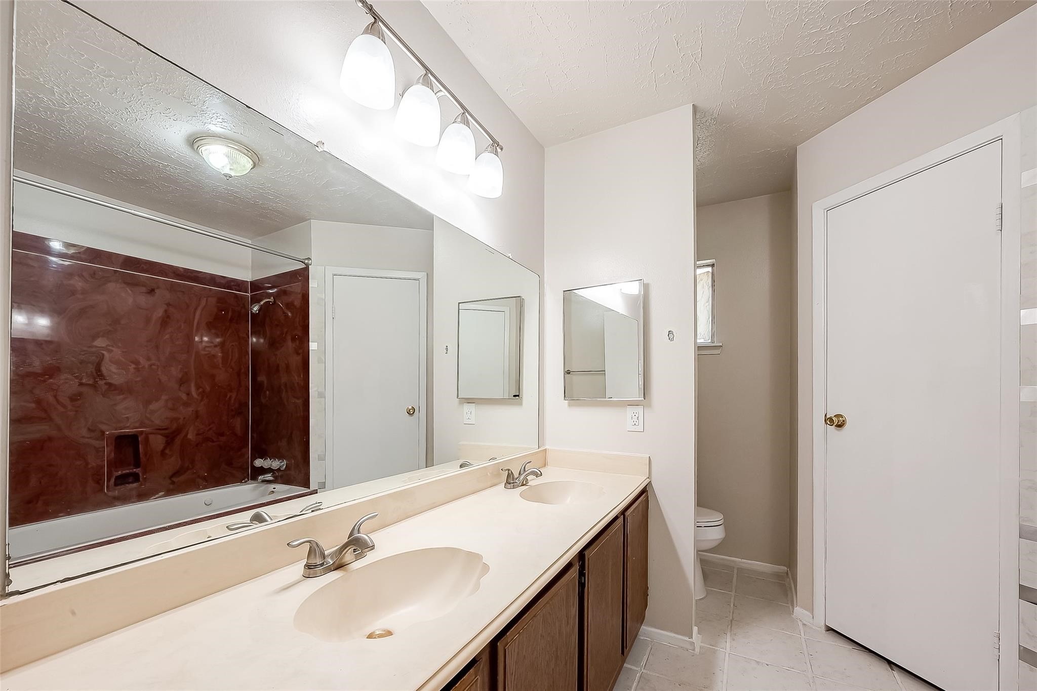 7615 Wovenwood Lane Property Photo 10