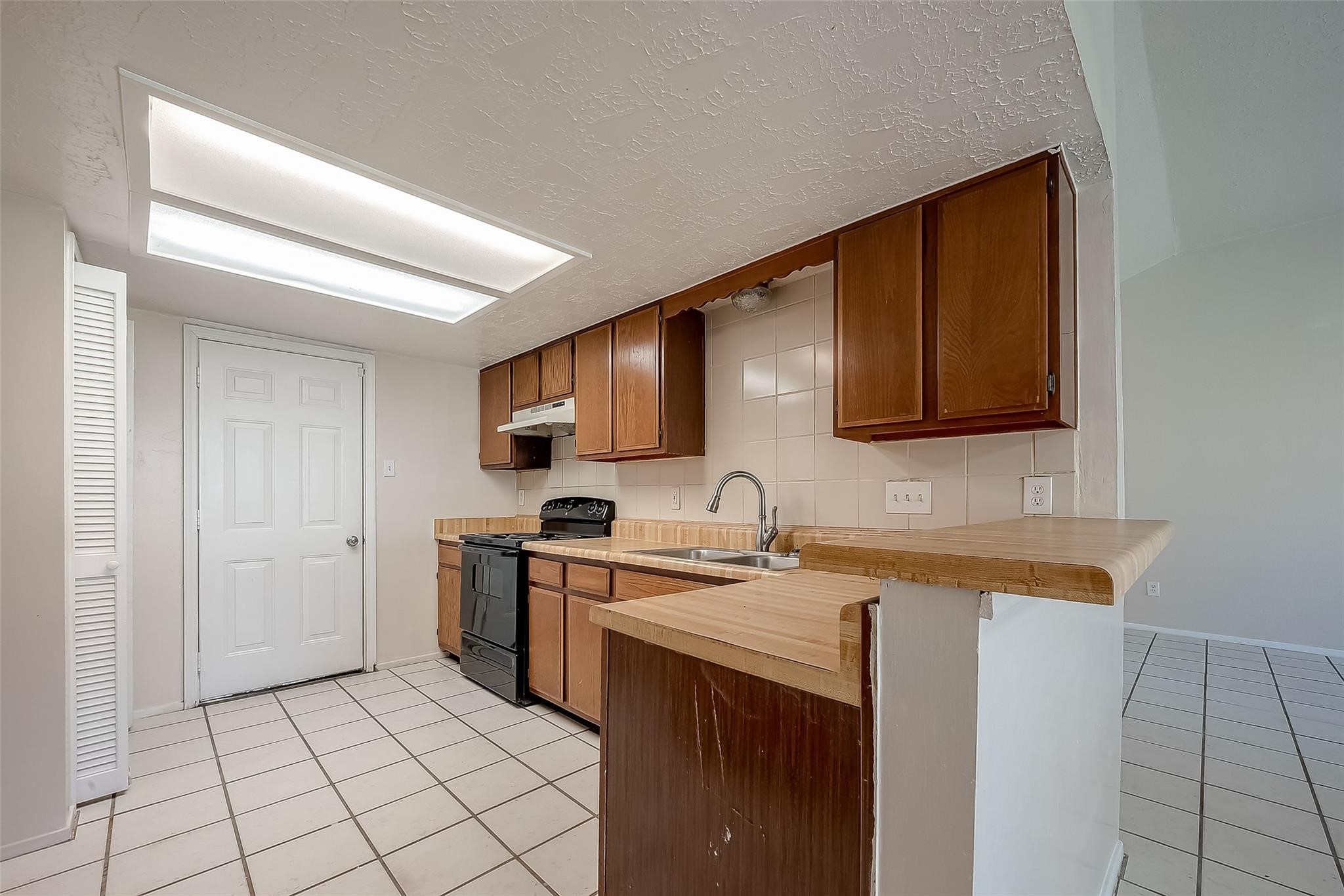 7615 Wovenwood Lane Property Photo 16