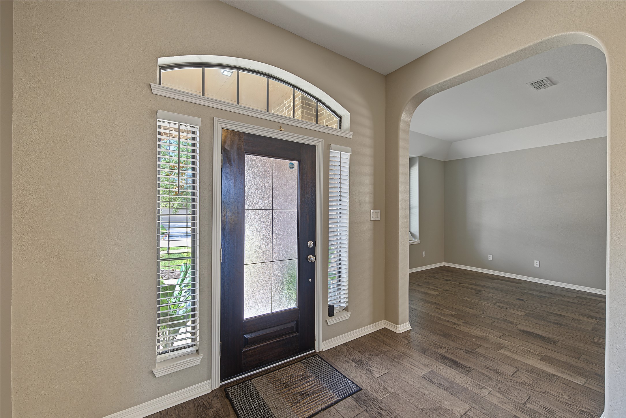 6723 Sotoria Lane Property Photo 4