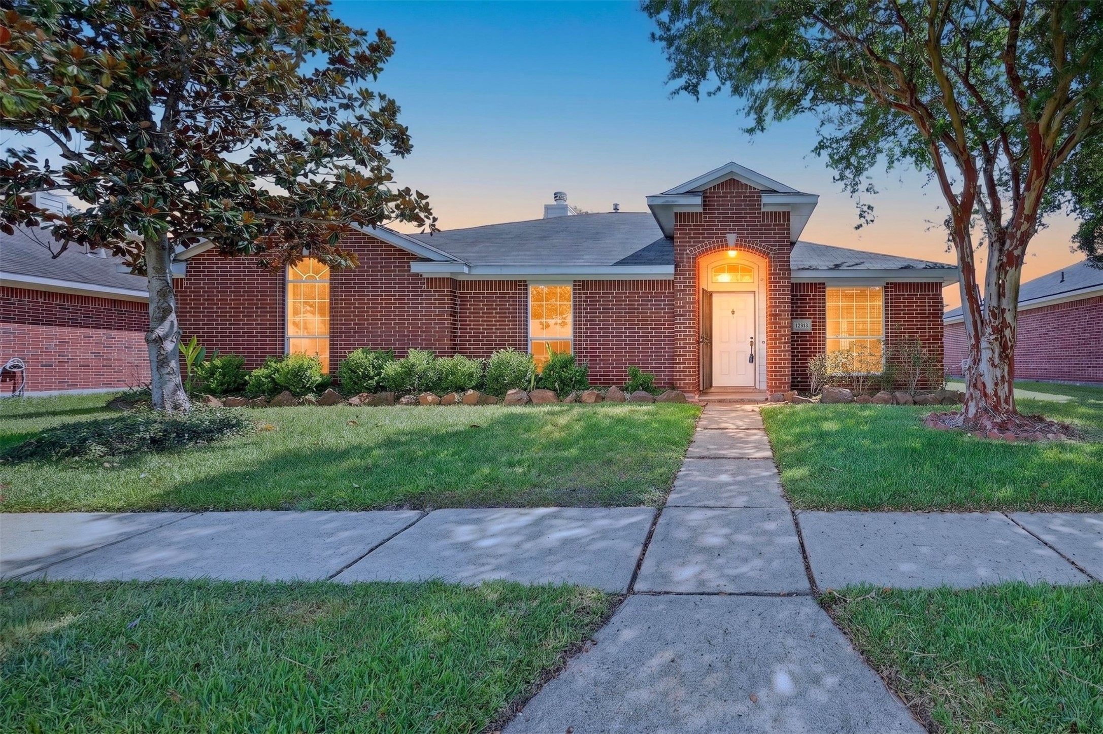 15307 Flemington Avenue Property Photo 1
