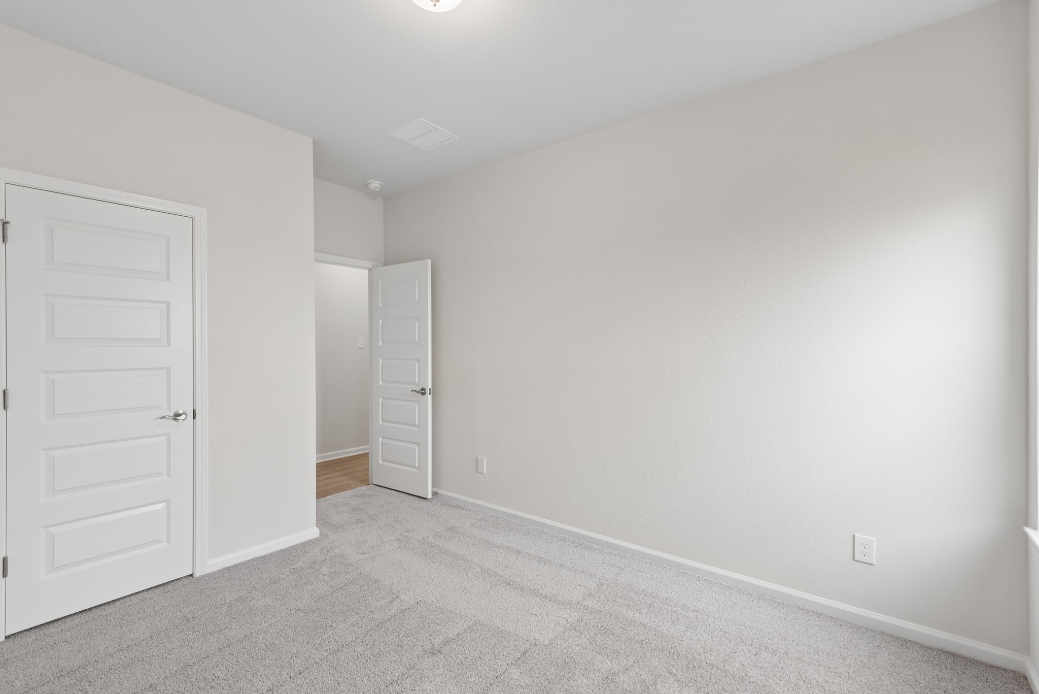 8927 Silver Bluff Lane Property Photo 16