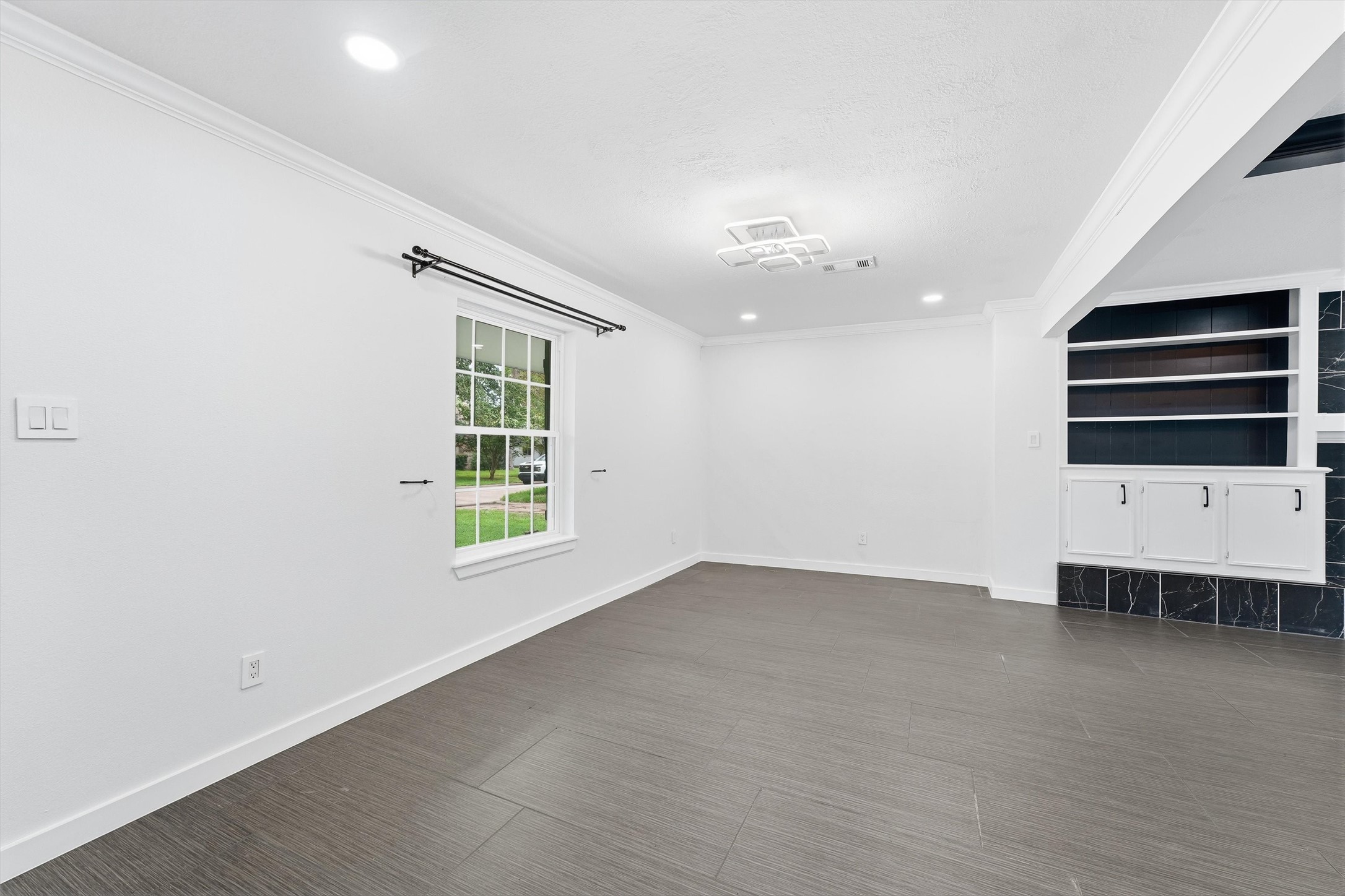 12703 Rocky Hill Drive Property Photo 5
