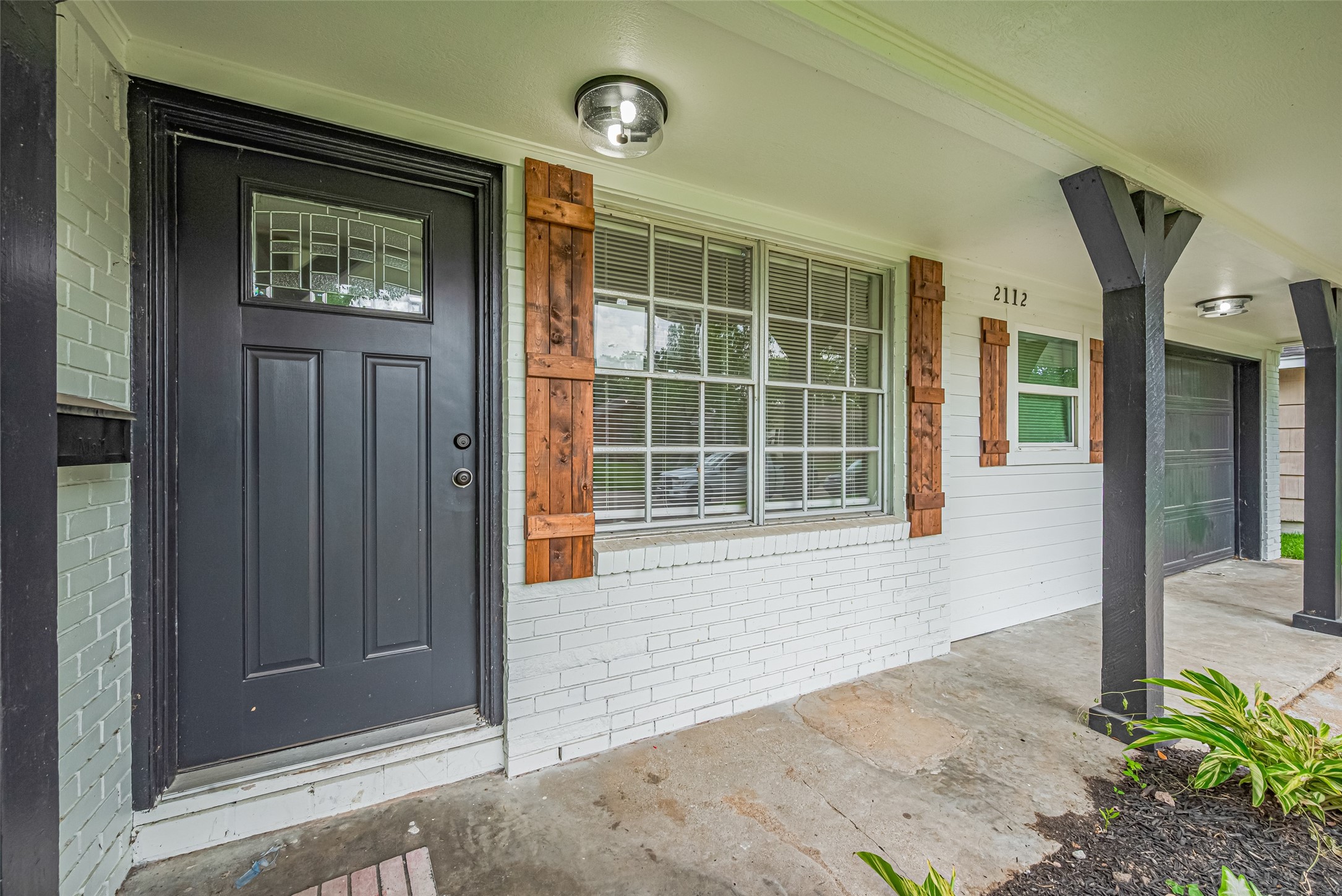 2112 Walnut Lane Property Photo 3