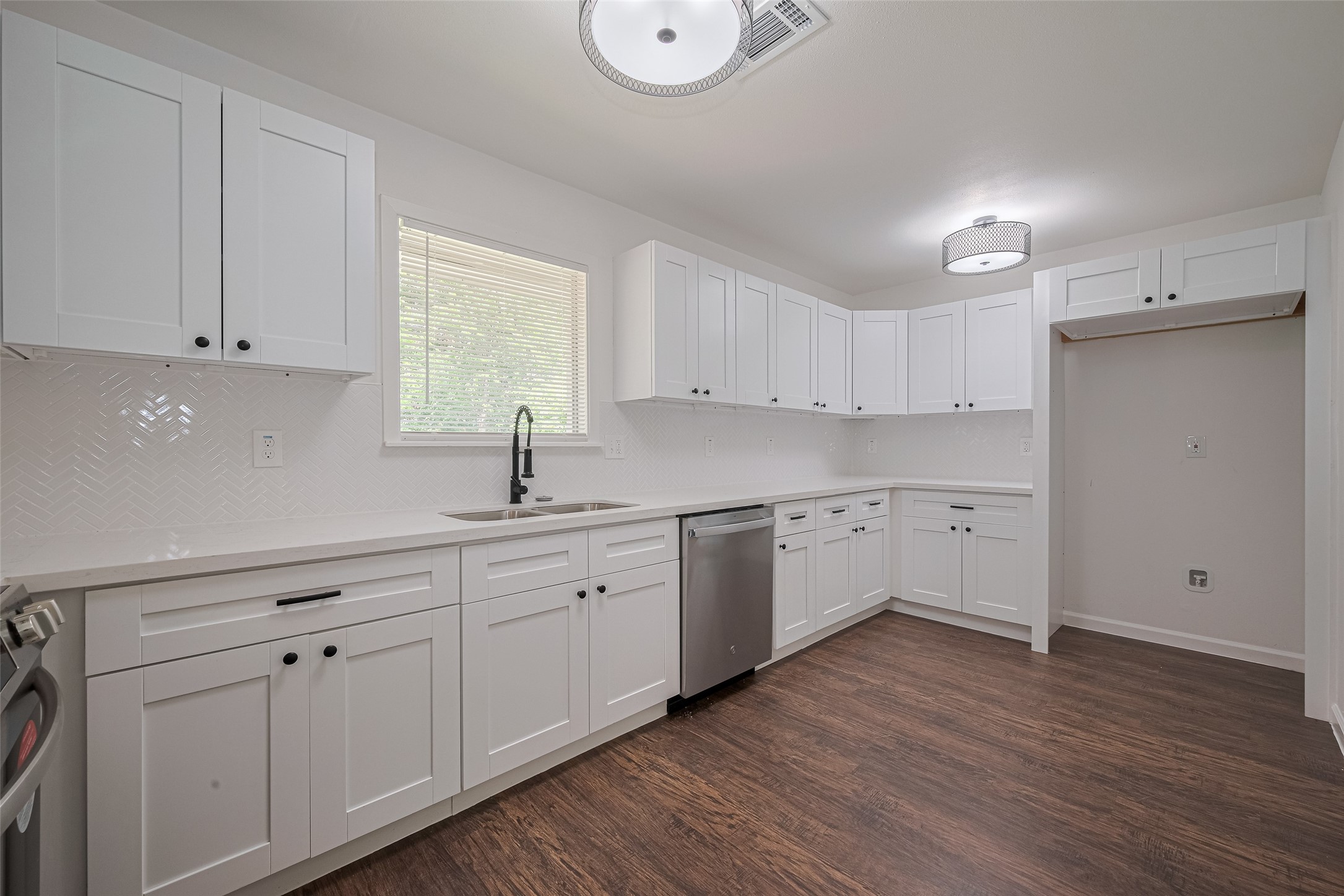 2112 Walnut Lane Property Photo 6