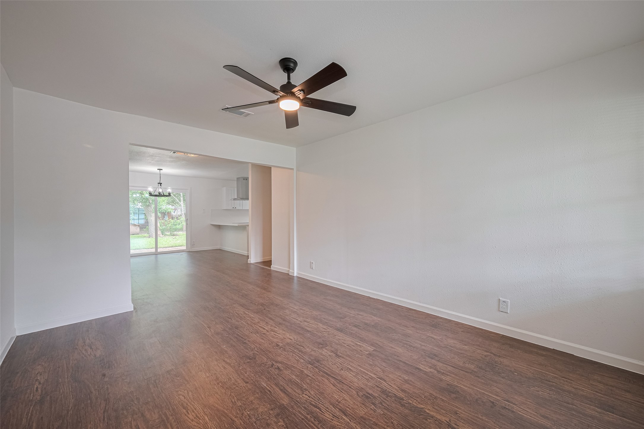 2112 Walnut Lane Property Photo 10