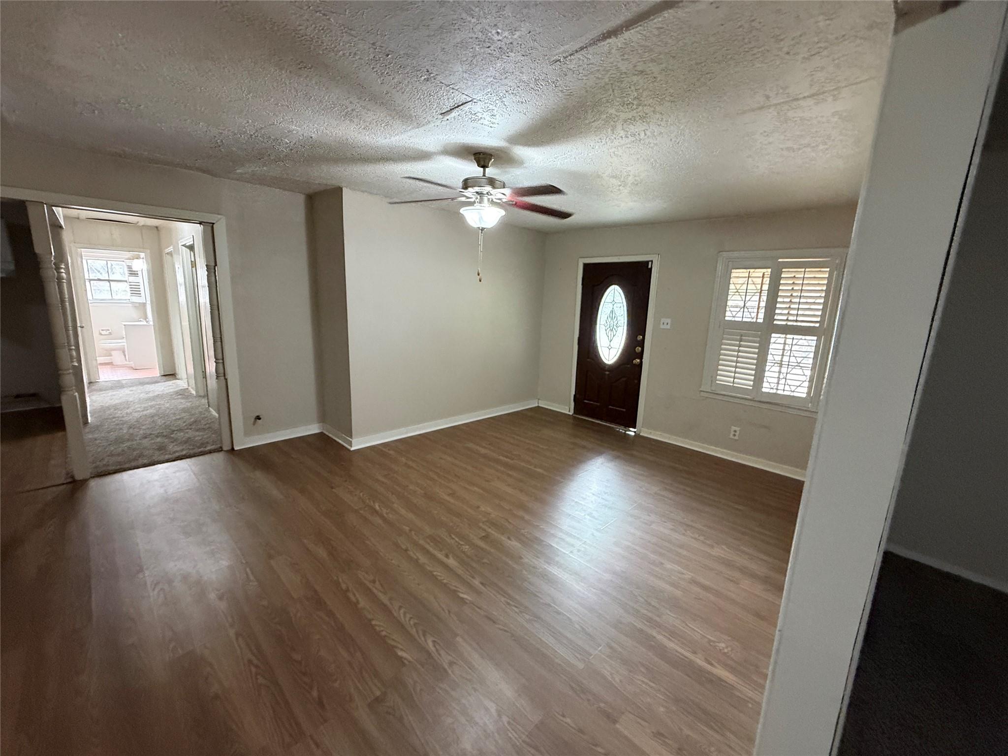 5939 Belarbor Street, Houston Tx 77033 Property Photo 2