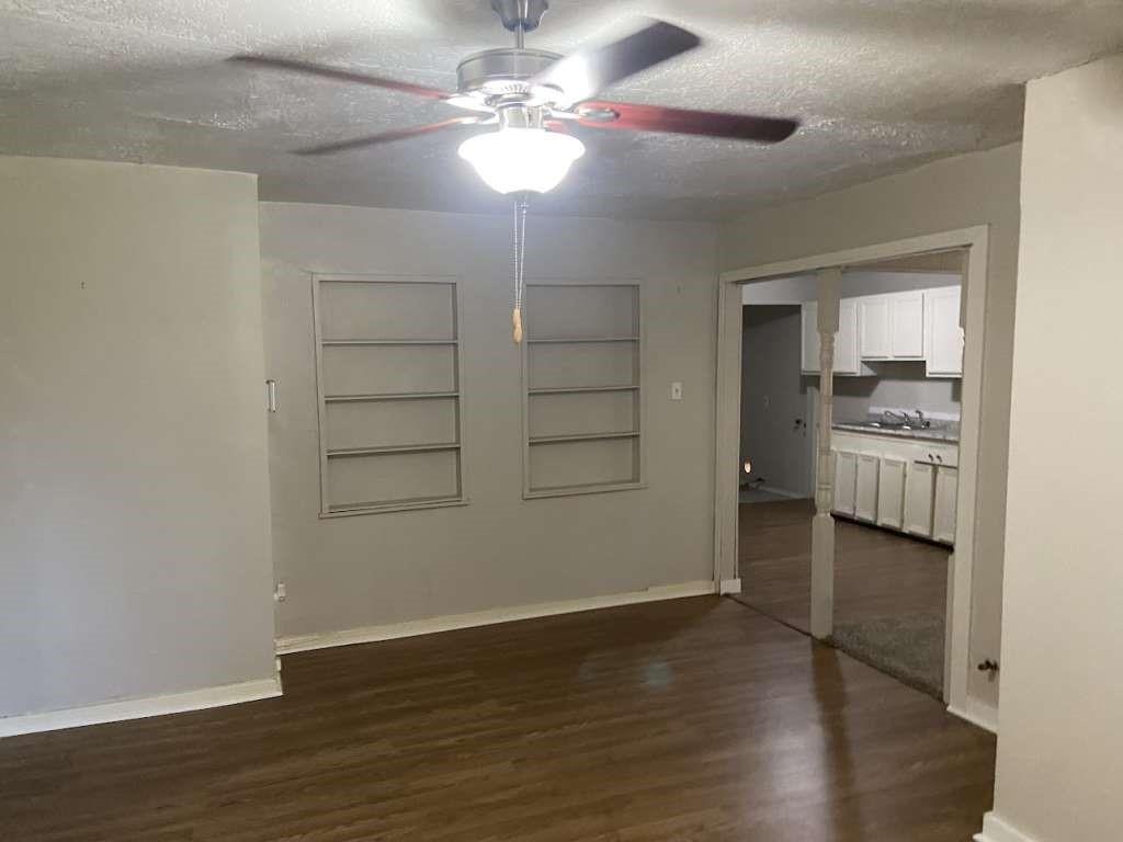 5939 Belarbor Street, Houston Tx 77033 Property Photo 5