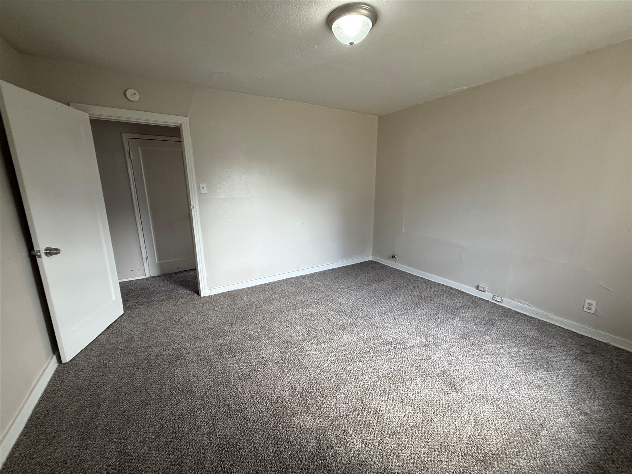 5939 Belarbor Street, Houston Tx 77033 Property Photo 8