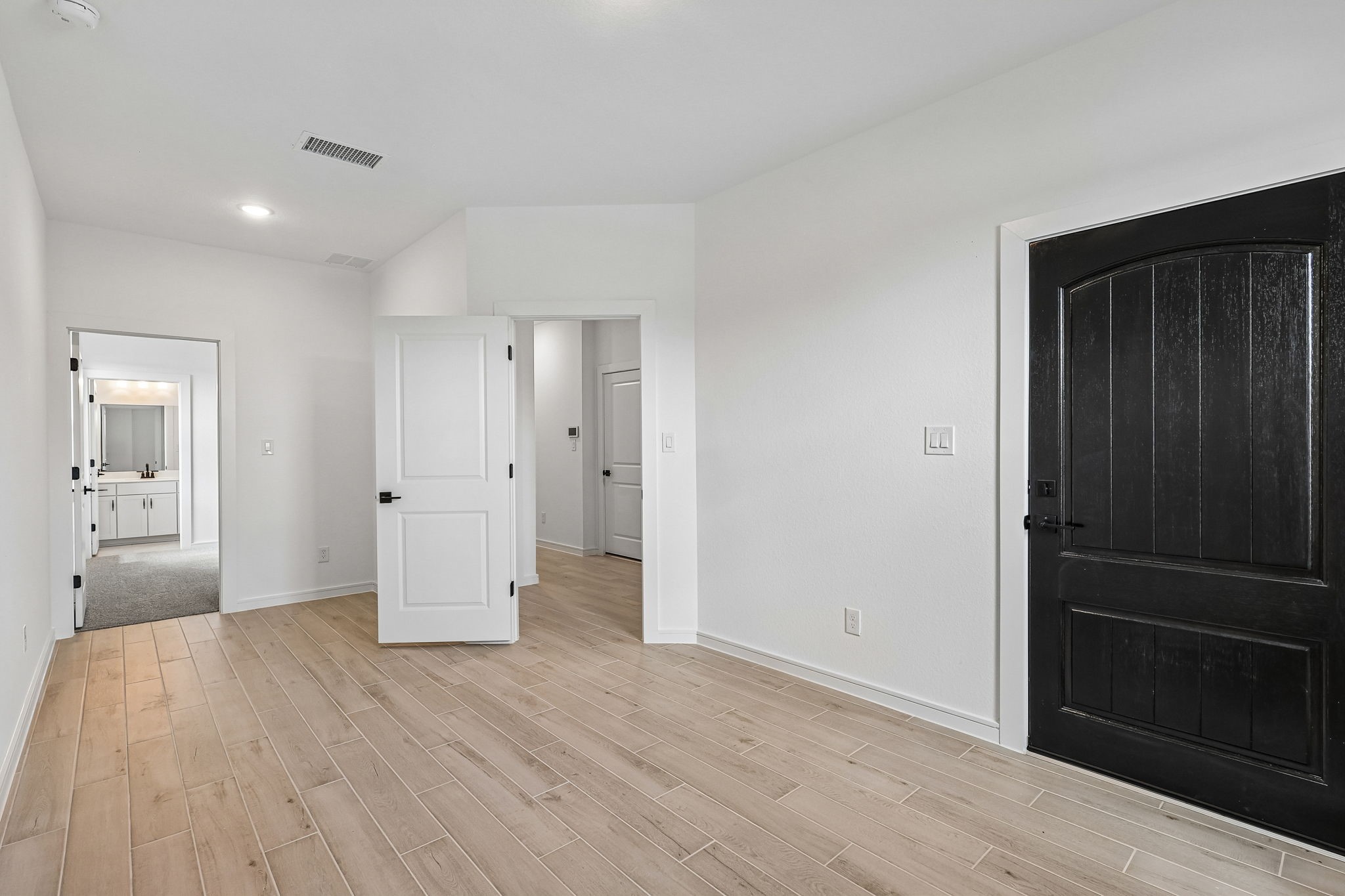 559 Day Station Drive Property Photo 4