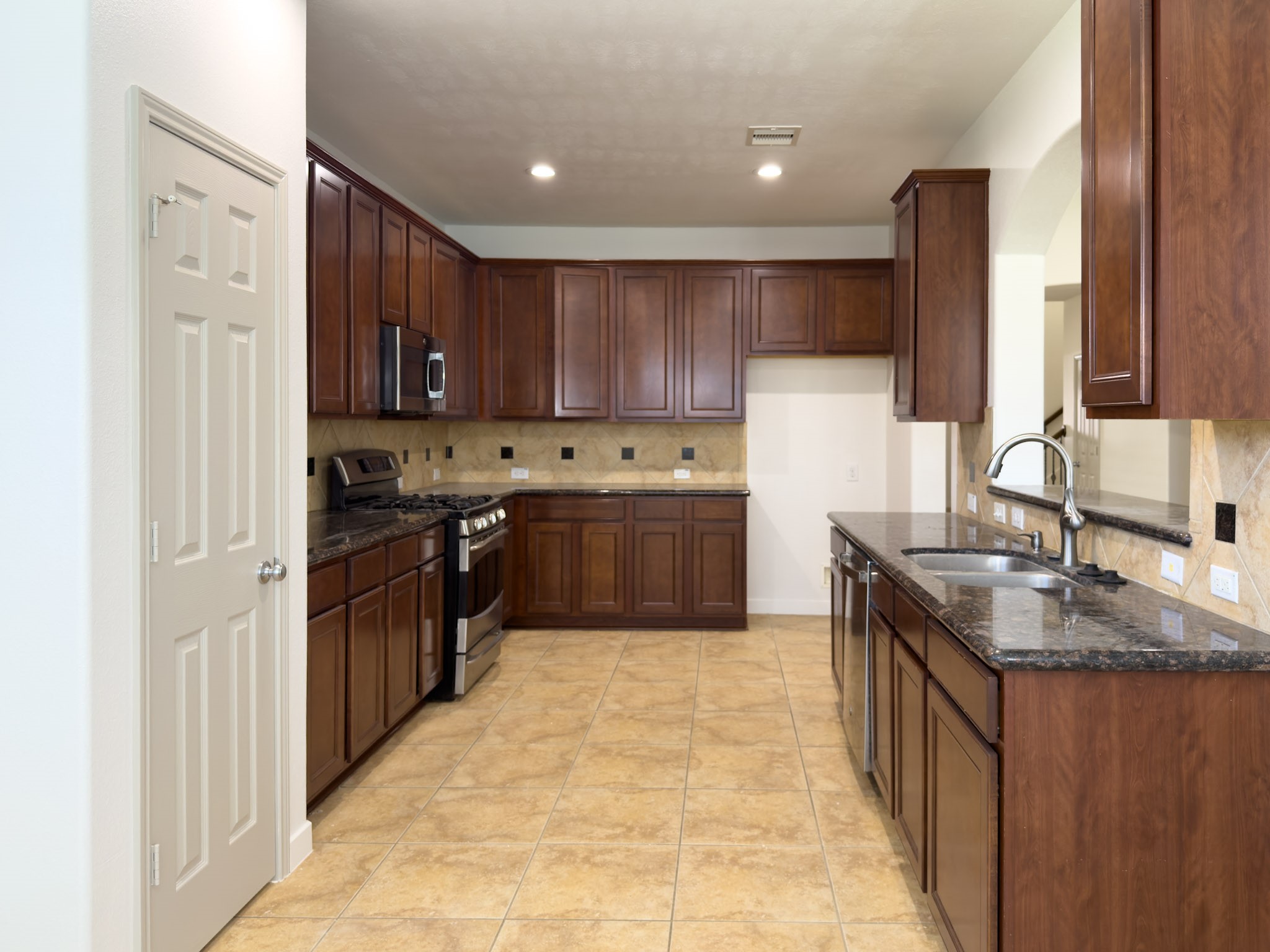 2802 Ridgeglen Lane Property Photo 6