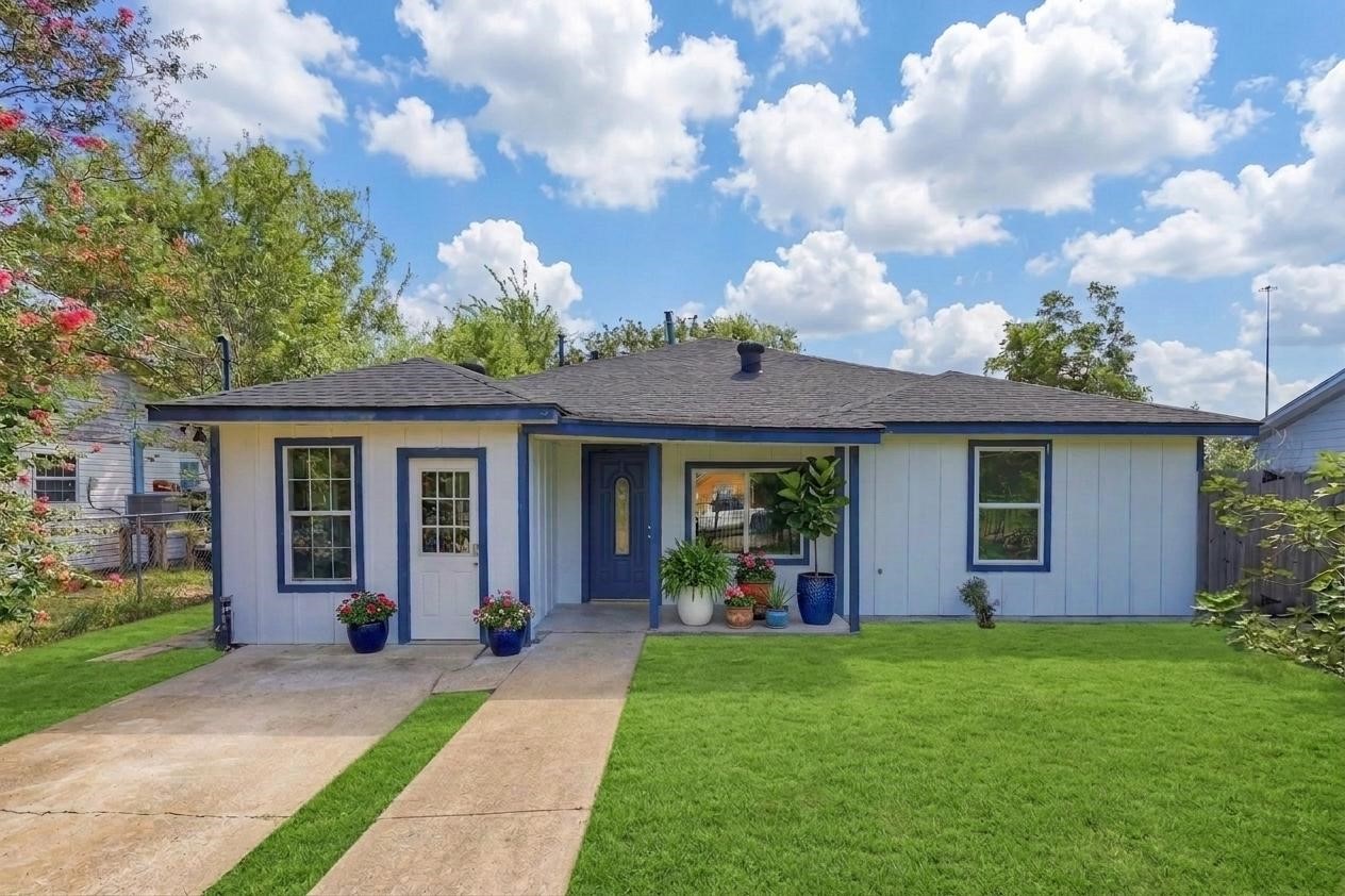 5718 Cherry Property Photo 1