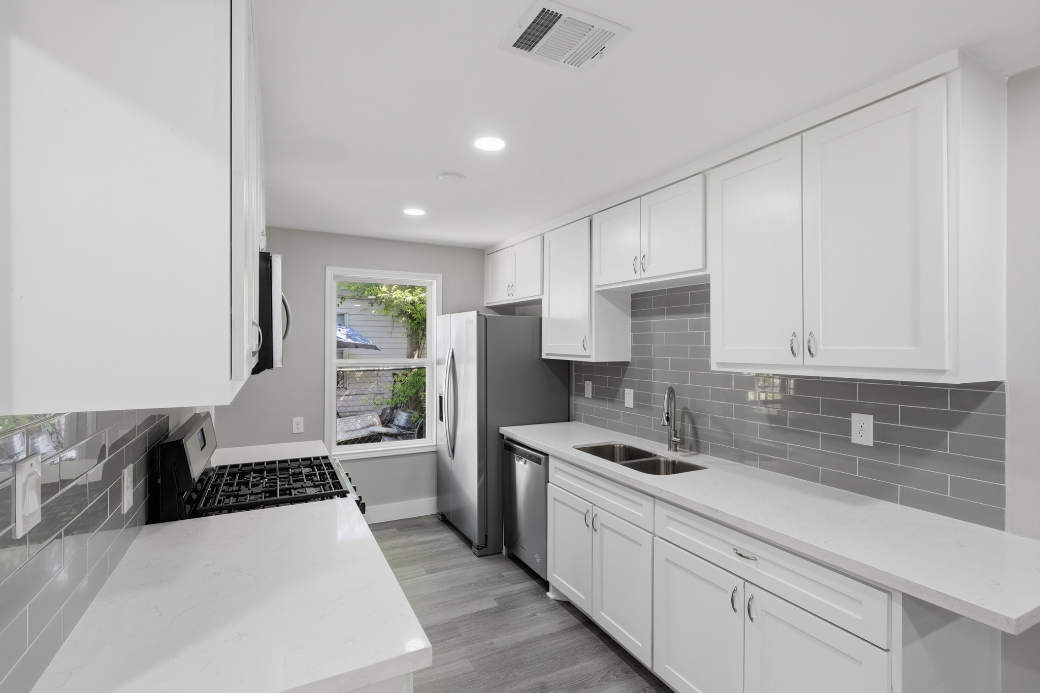 5718 Cherry Property Photo 8