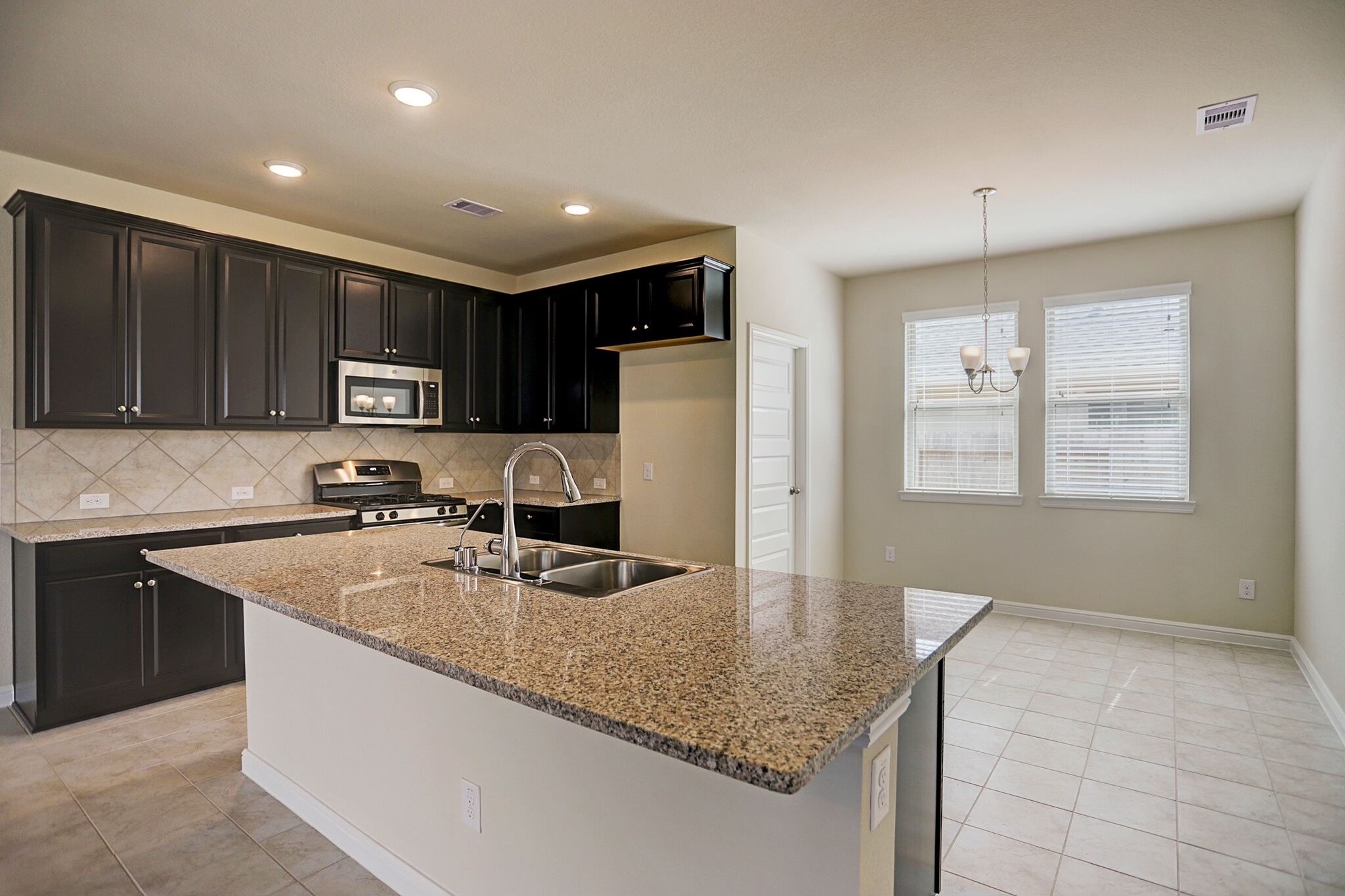 18215 Alora Springs Trace Property Photo 2