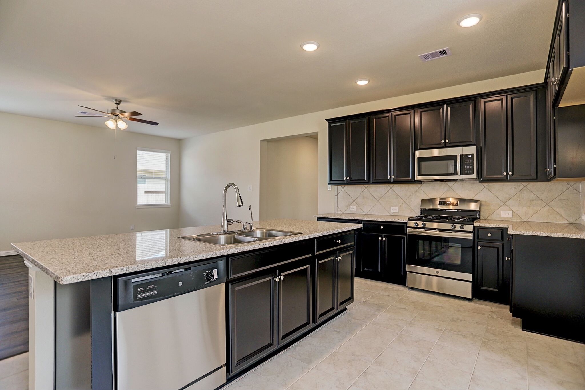 18215 Alora Springs Trace Property Photo 3
