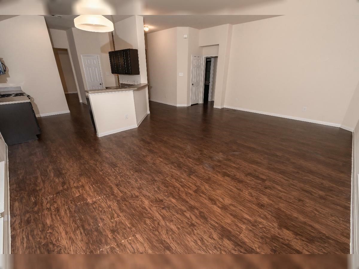 29442 Westhope Drive Property Photo 7