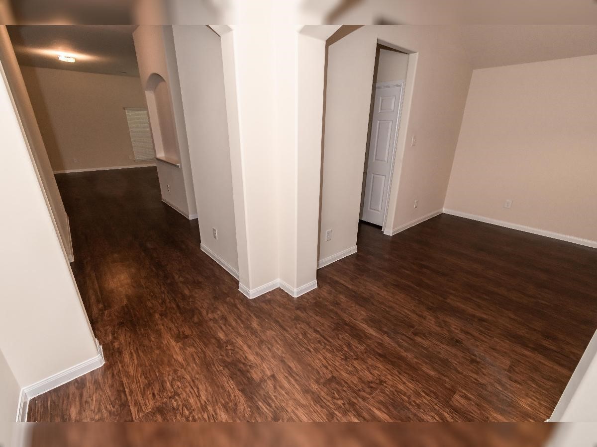 29442 Westhope Drive Property Photo 8
