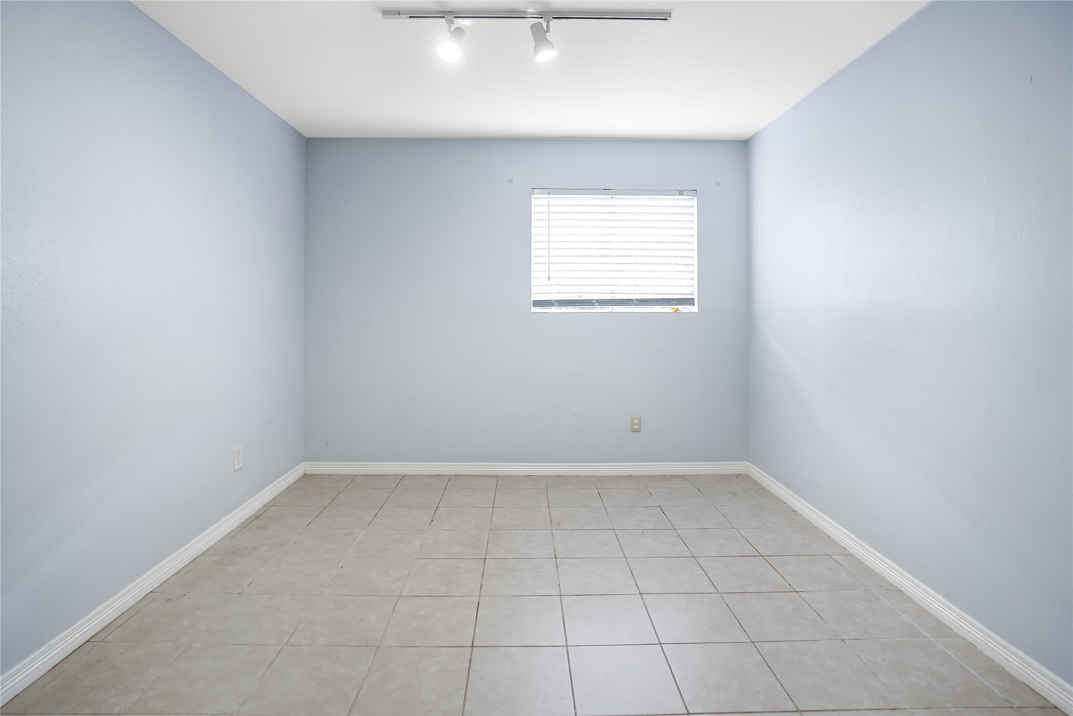 7500 West Loop S Property Photo 12
