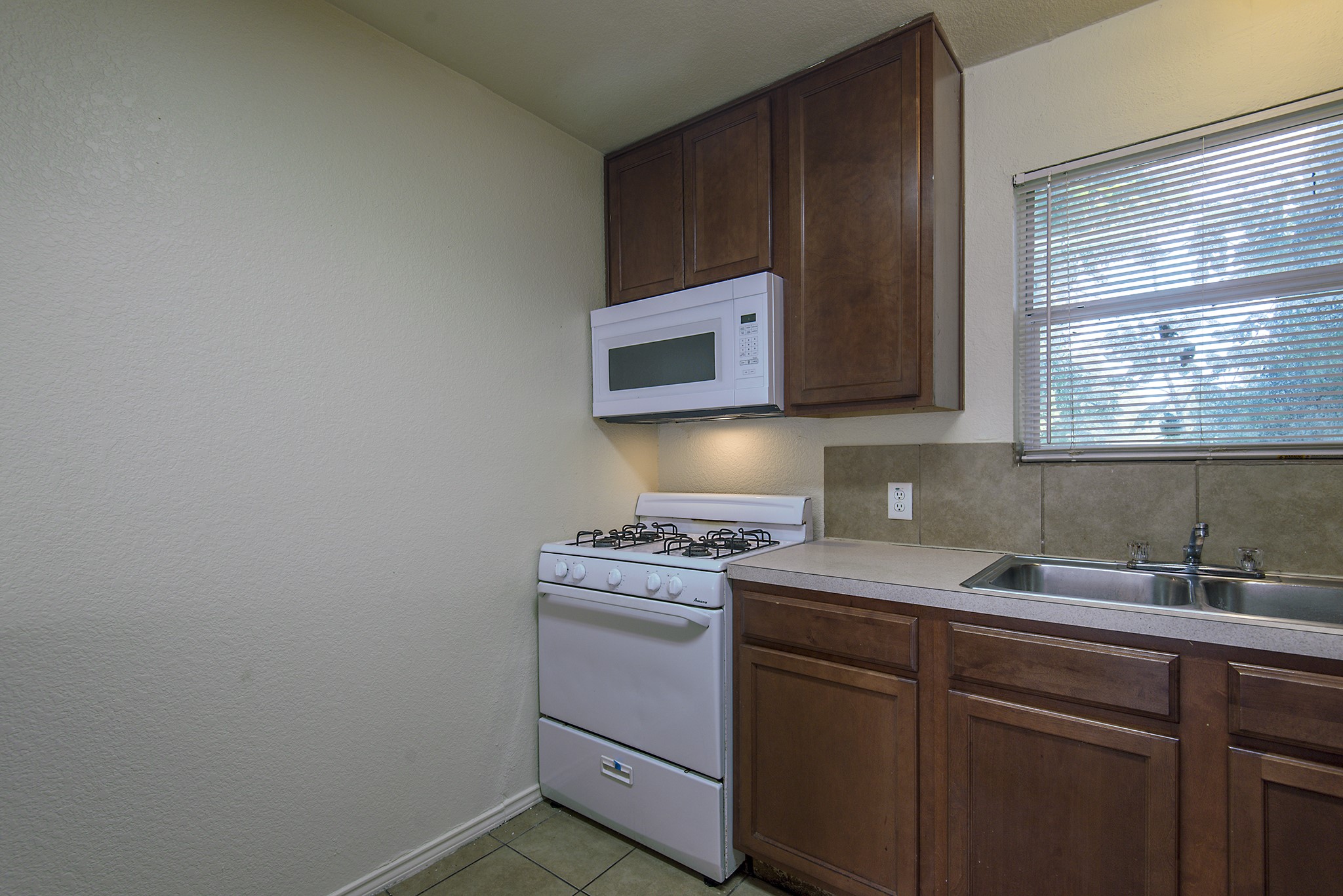6810 Westover Street 15 Property Photo 6