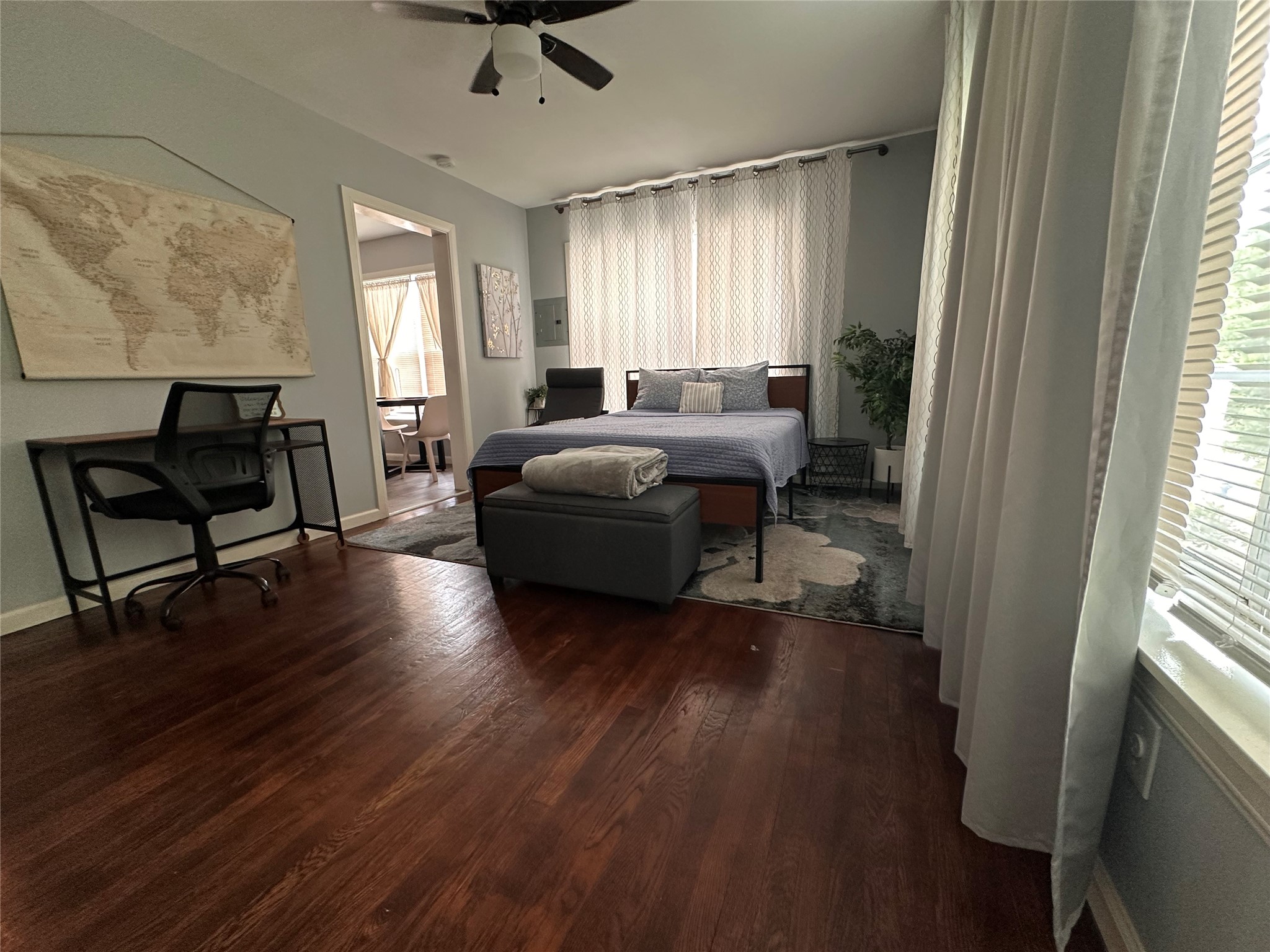 4302 Polk Street 5 Property Photo 3