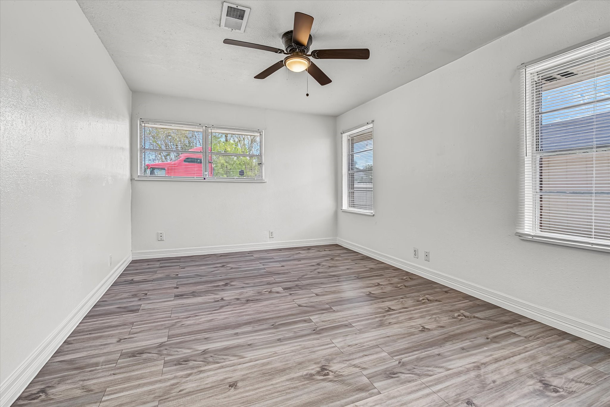 3946 Faulkner Street Property Photo 20