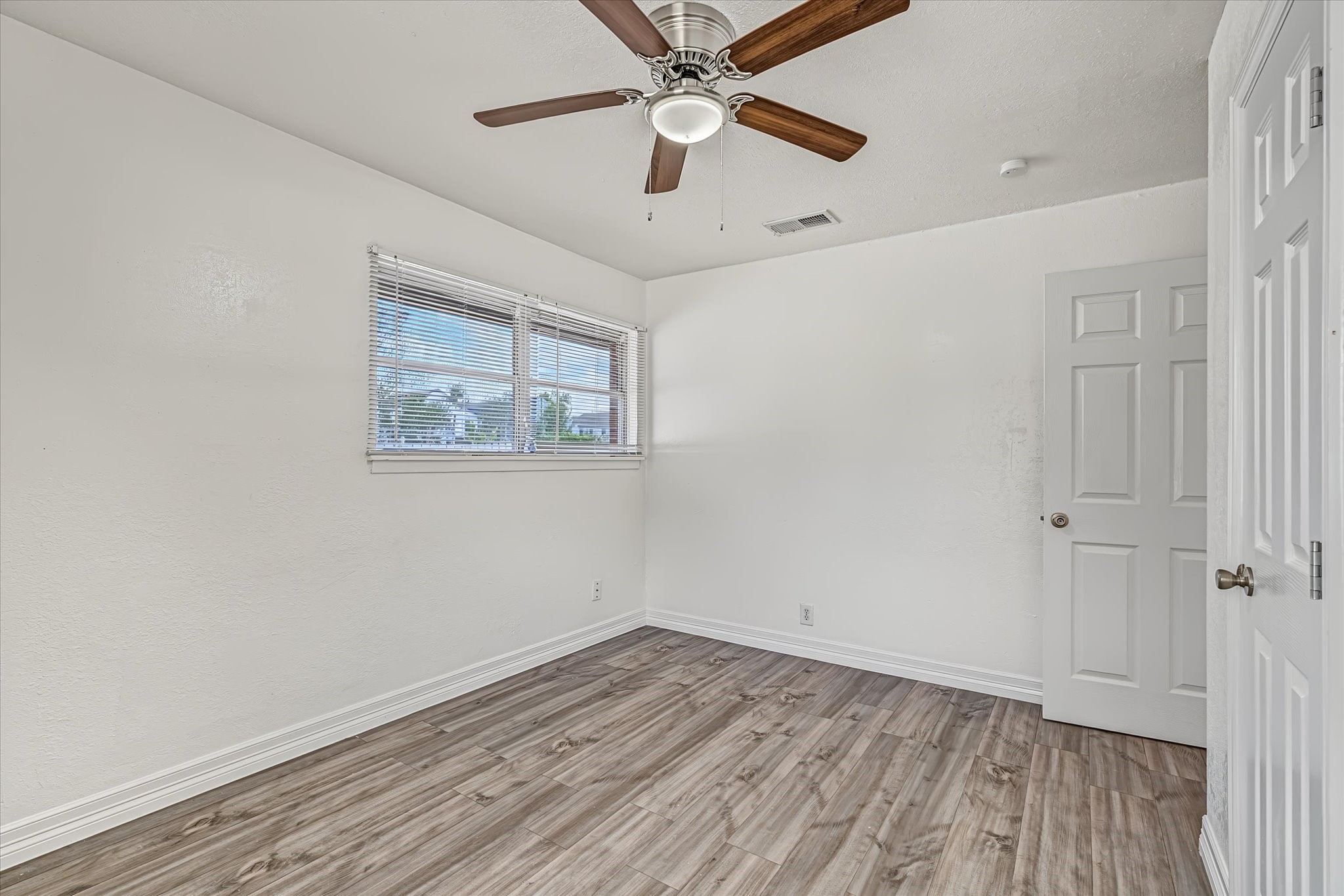 3946 Faulkner Street Property Photo 25
