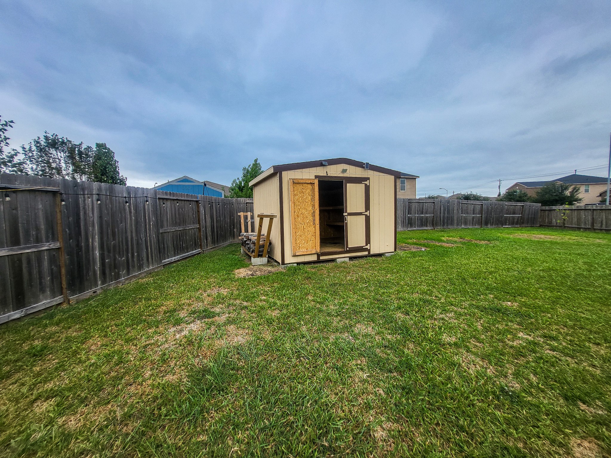 6902 Iris Court Property Photo 2
