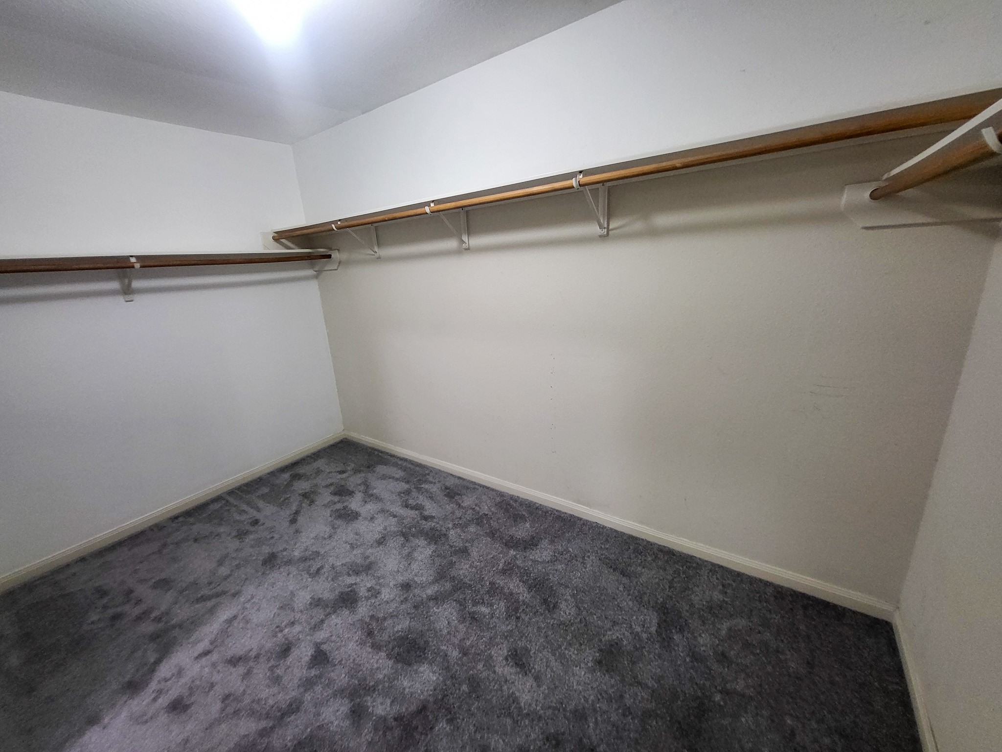 6902 Iris Court Property Photo 7