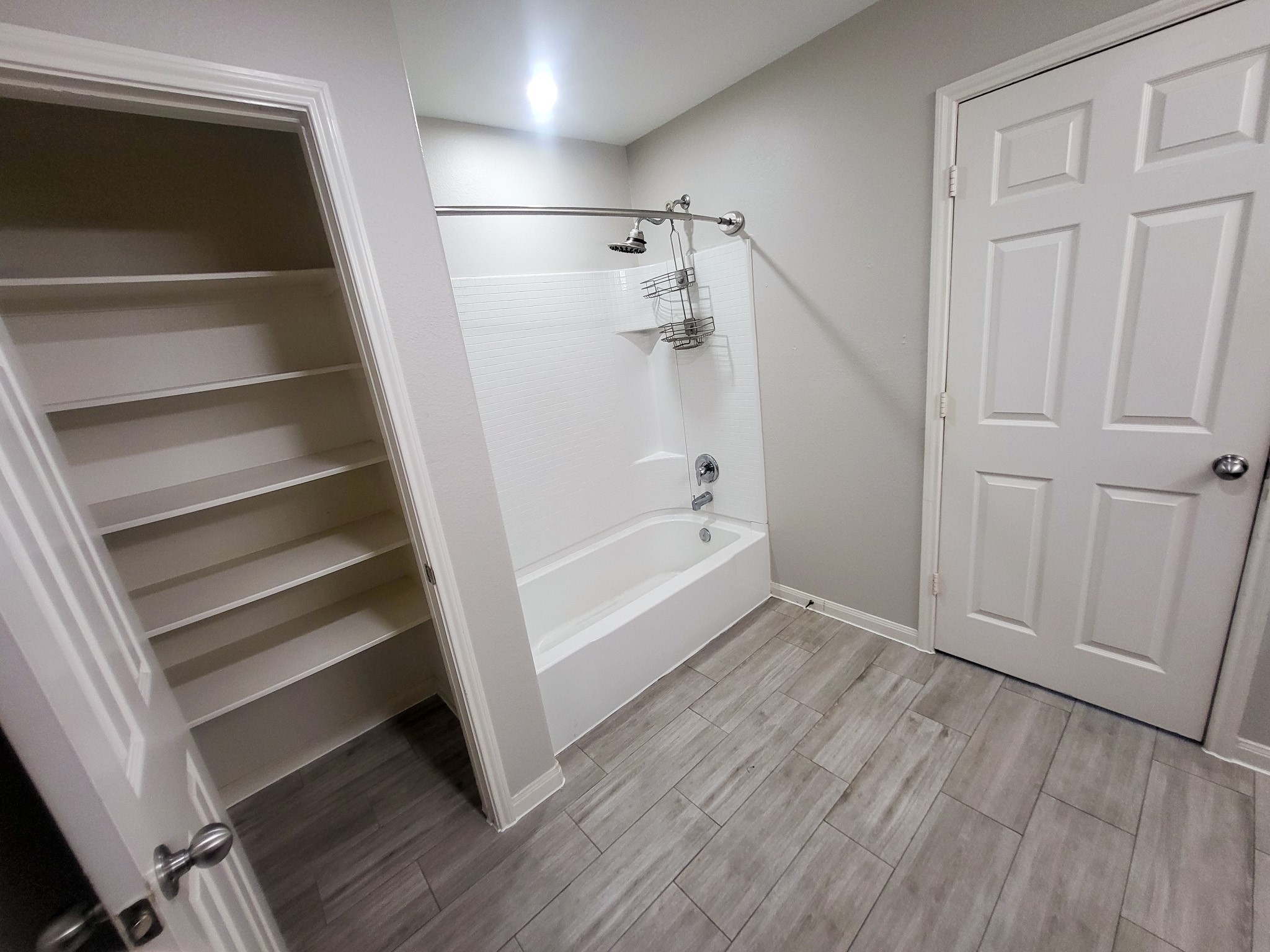 6902 Iris Court Property Photo 9