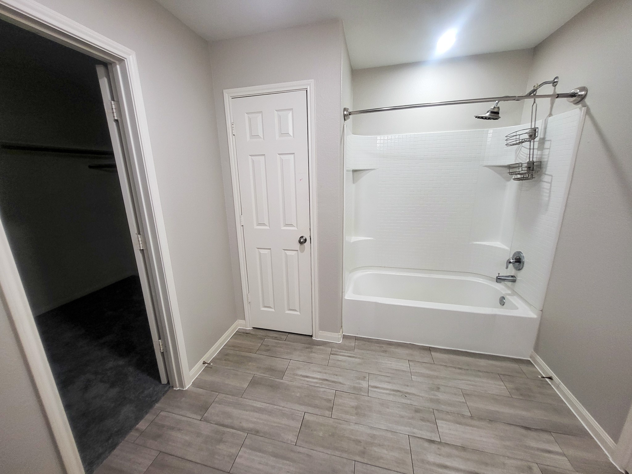 6902 Iris Court Property Photo 10