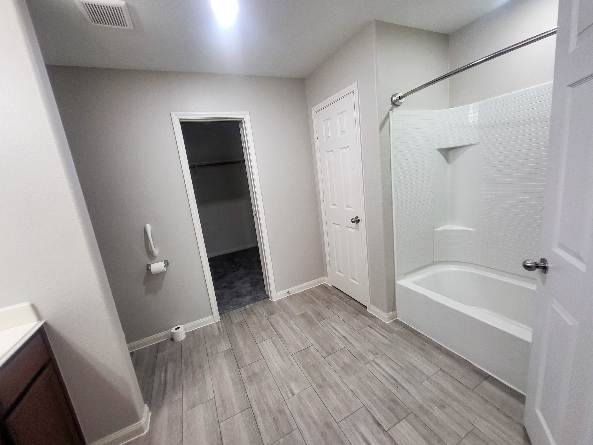 6902 Iris Court Property Photo 11