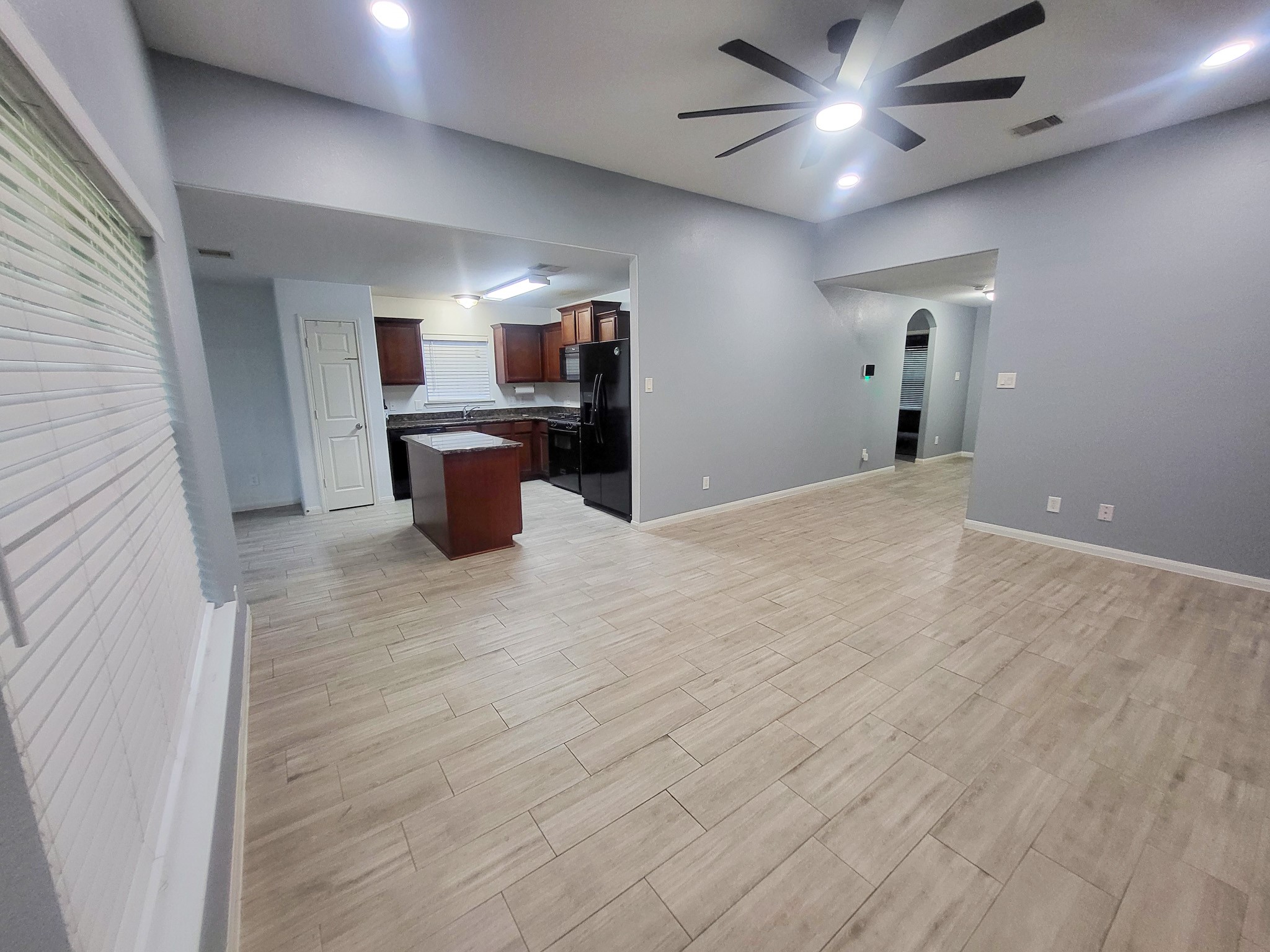 6902 Iris Court Property Photo 14