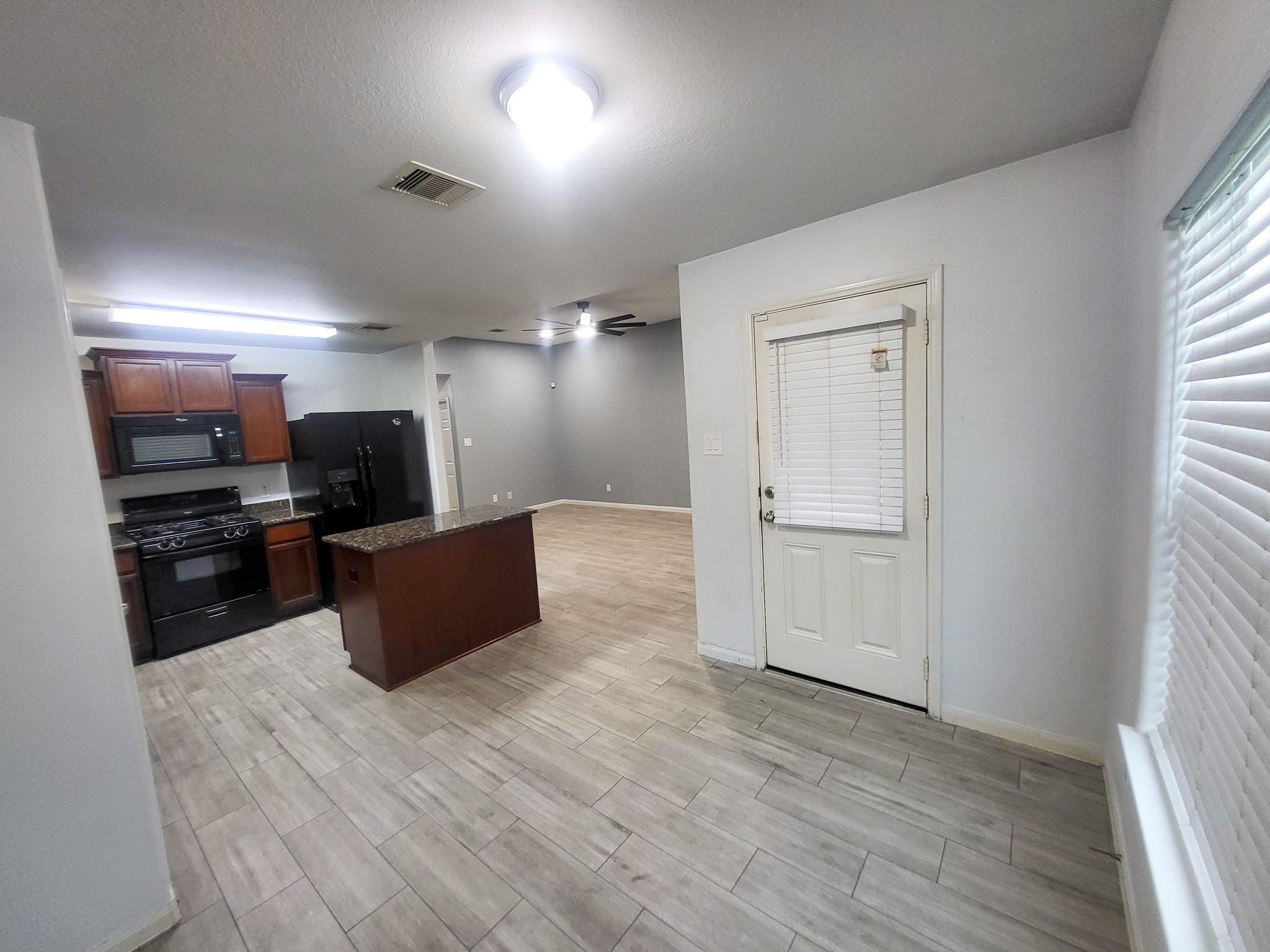 6902 Iris Court Property Photo 15