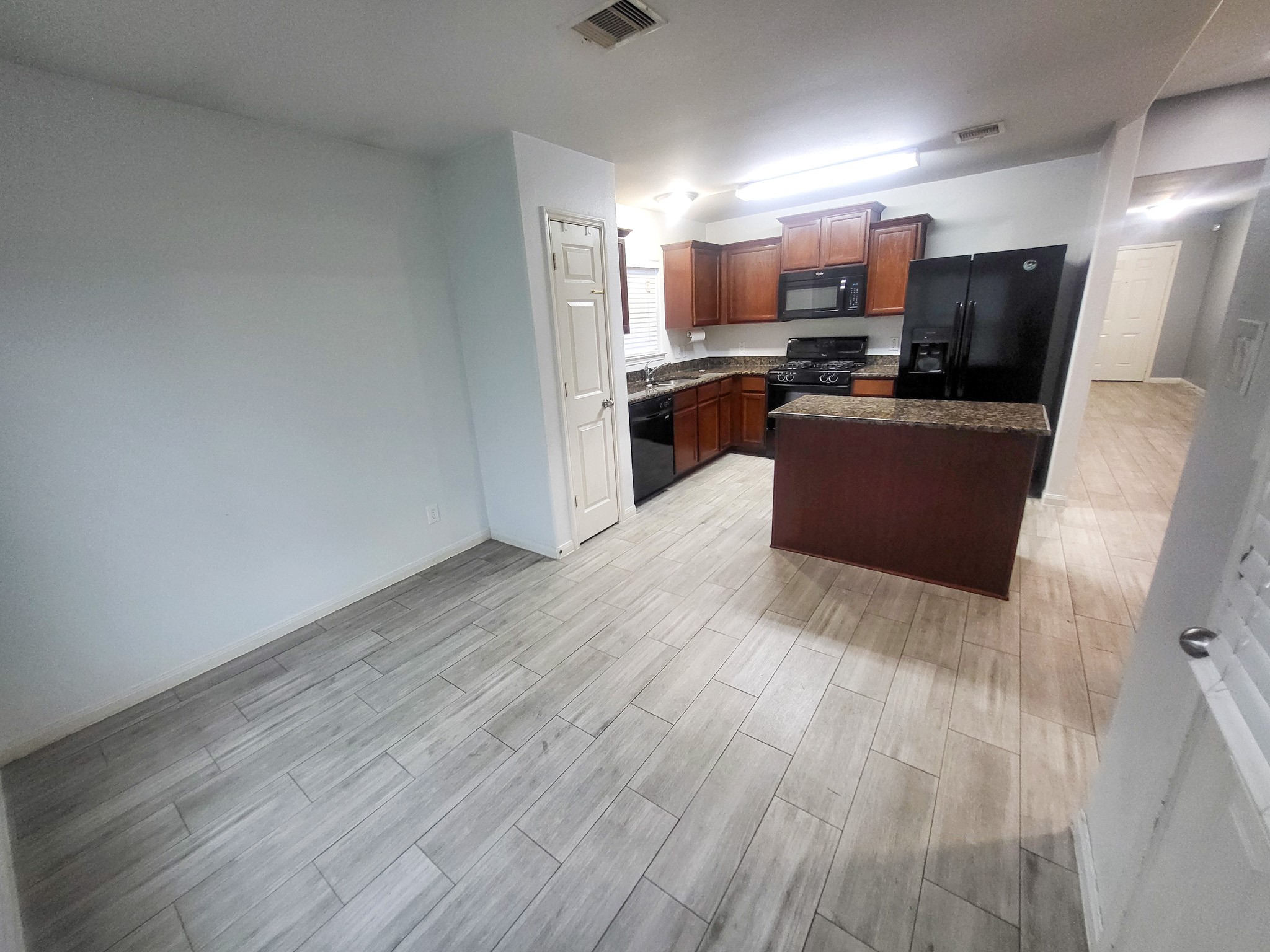 6902 Iris Court Property Photo 16