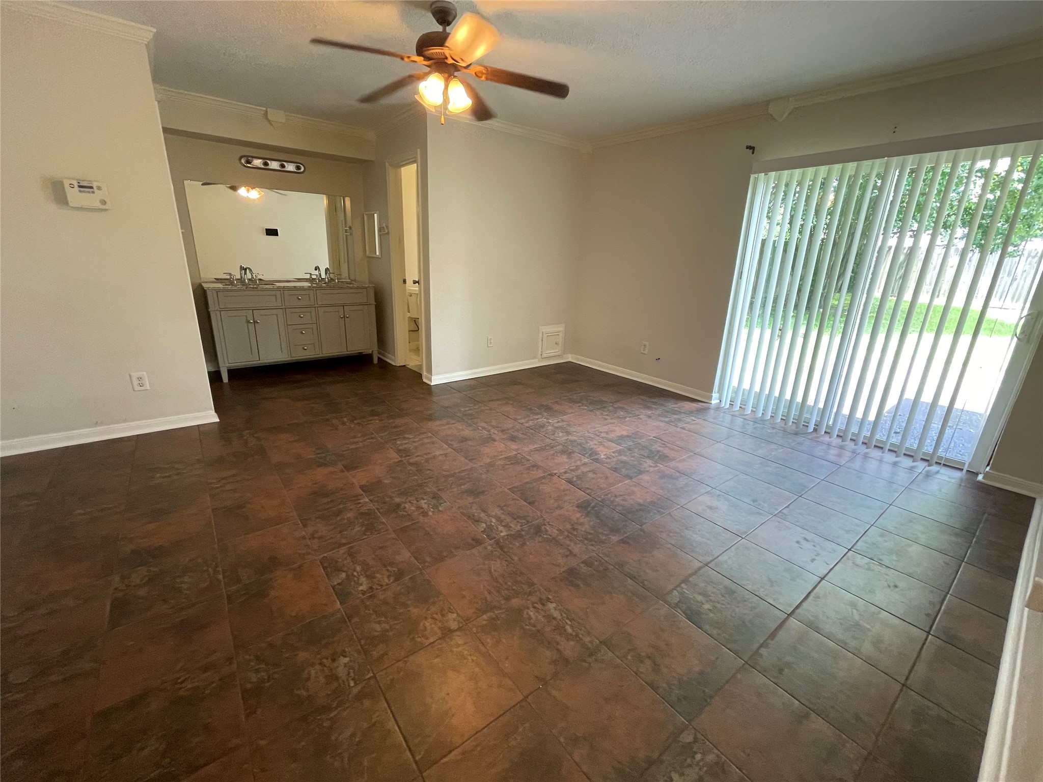 6943 Foxhurst Lane Property Photo 5