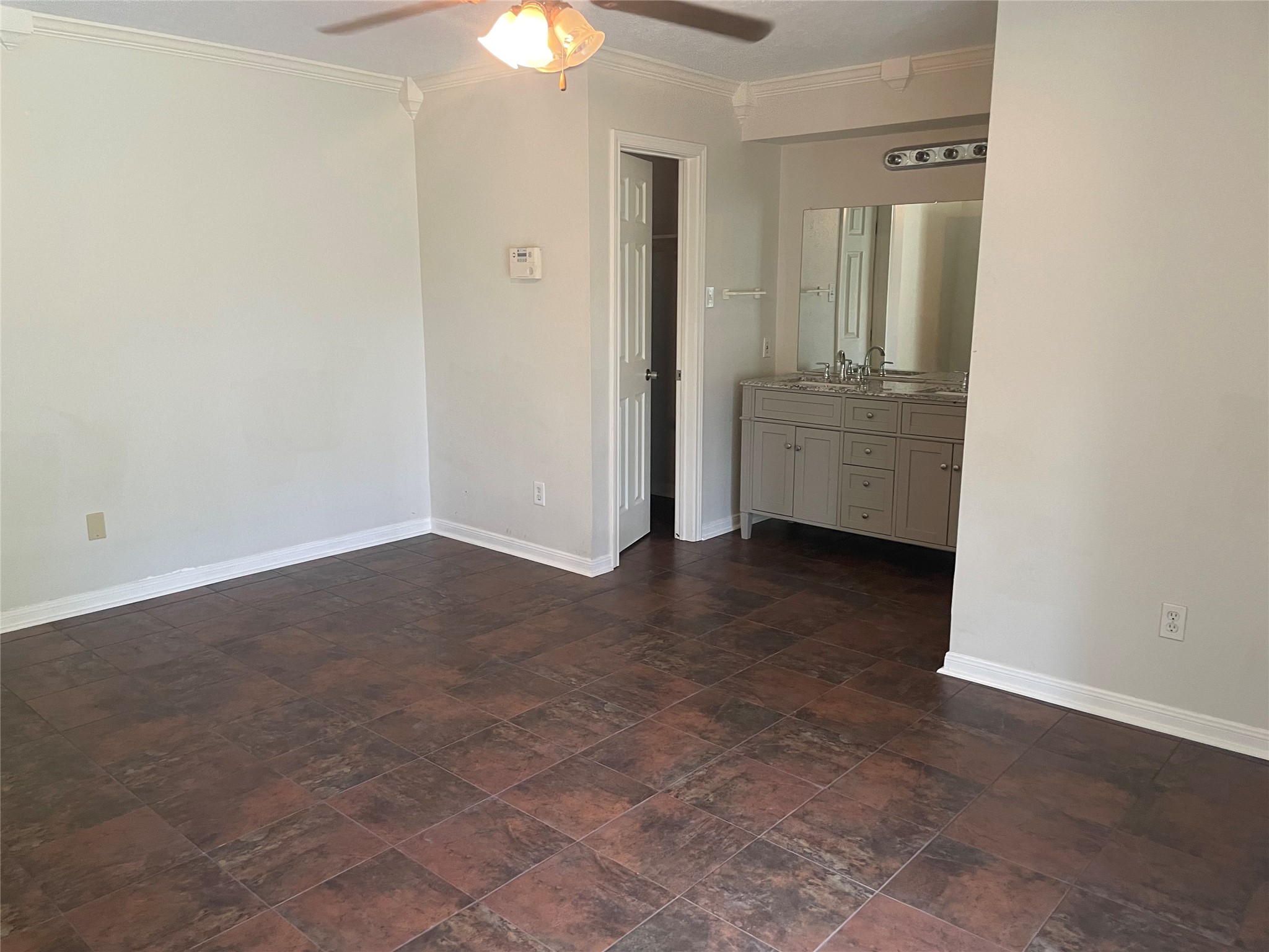 6943 Foxhurst Lane Property Photo 8