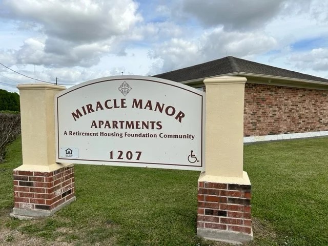 1207 Miracle Dr Property Photo 7
