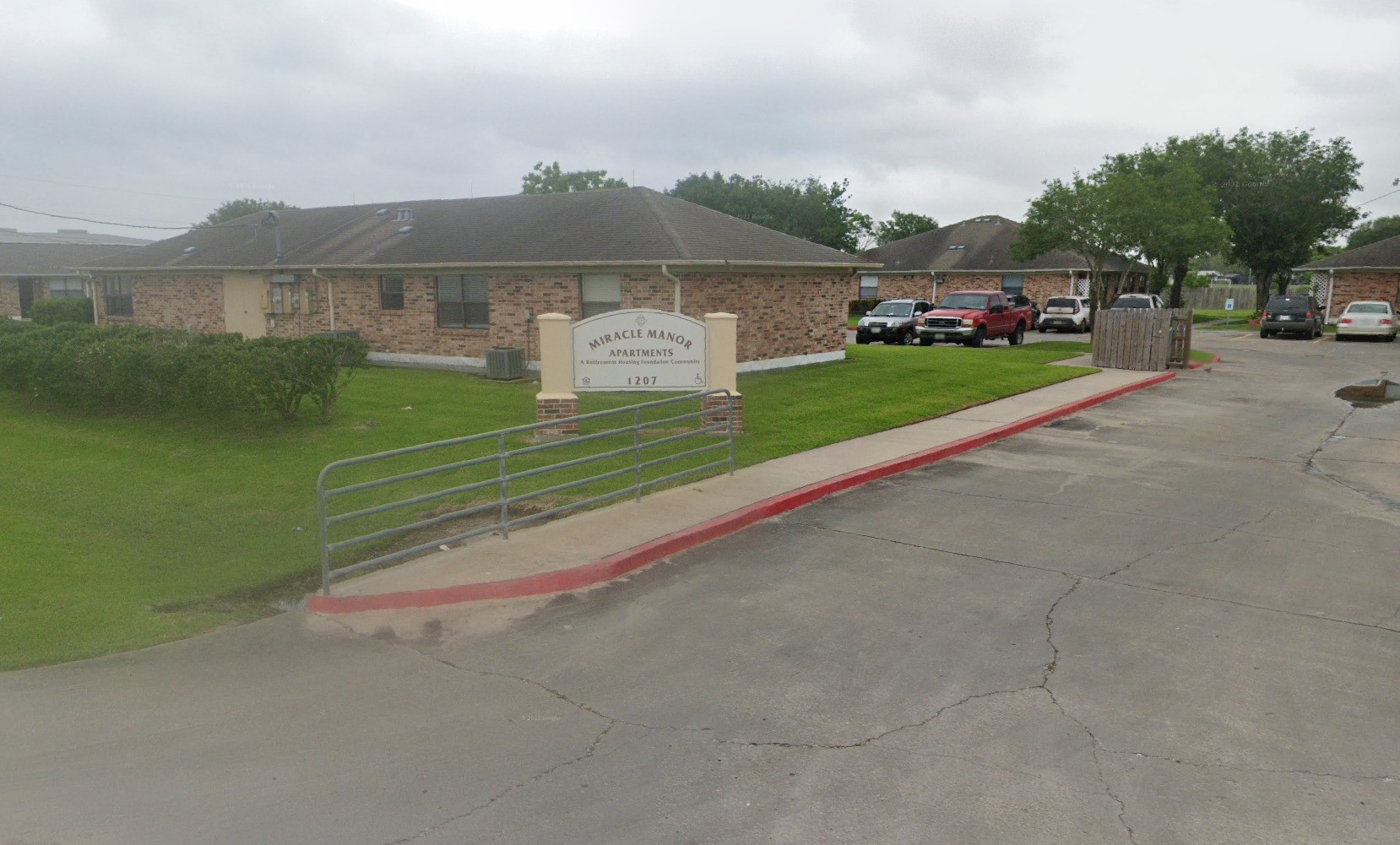 1207 Miracle Dr Property Photo 8