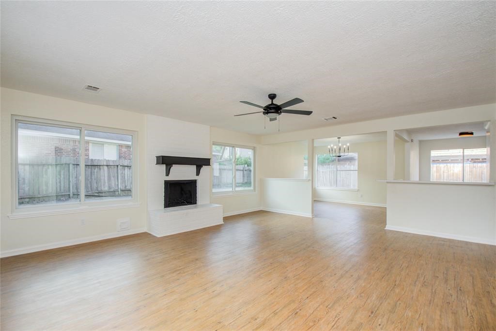 10606 Mills Flat Street Property Photo 3