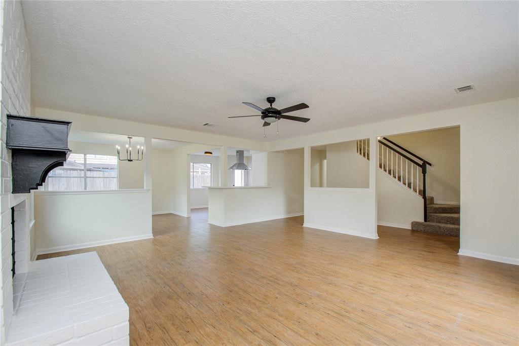 10606 Mills Flat Street Property Photo 4
