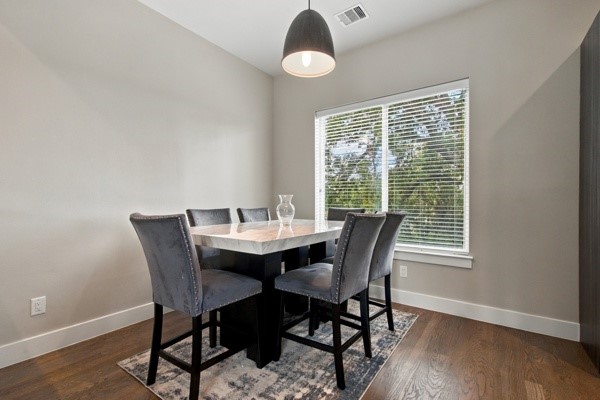 2124 Dennis Street Property Photo 4