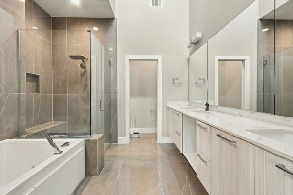 2124 Dennis Street Property Photo 11