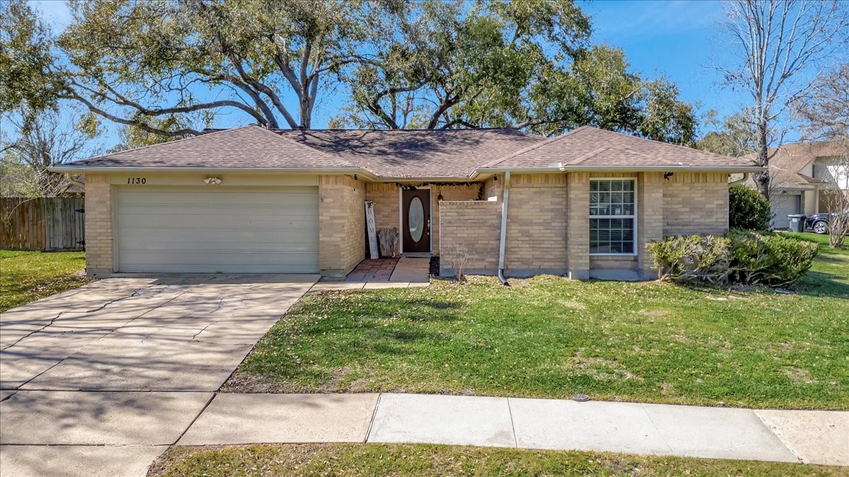 1130 W Belgravia Drive Property Photo
