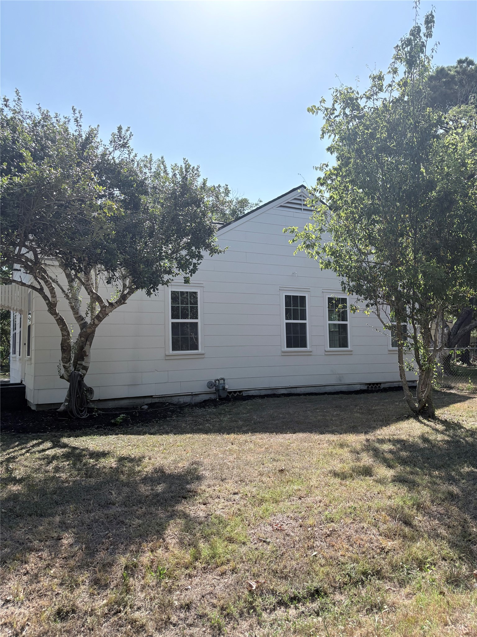 723 E Blackshear Street Property Photo 4