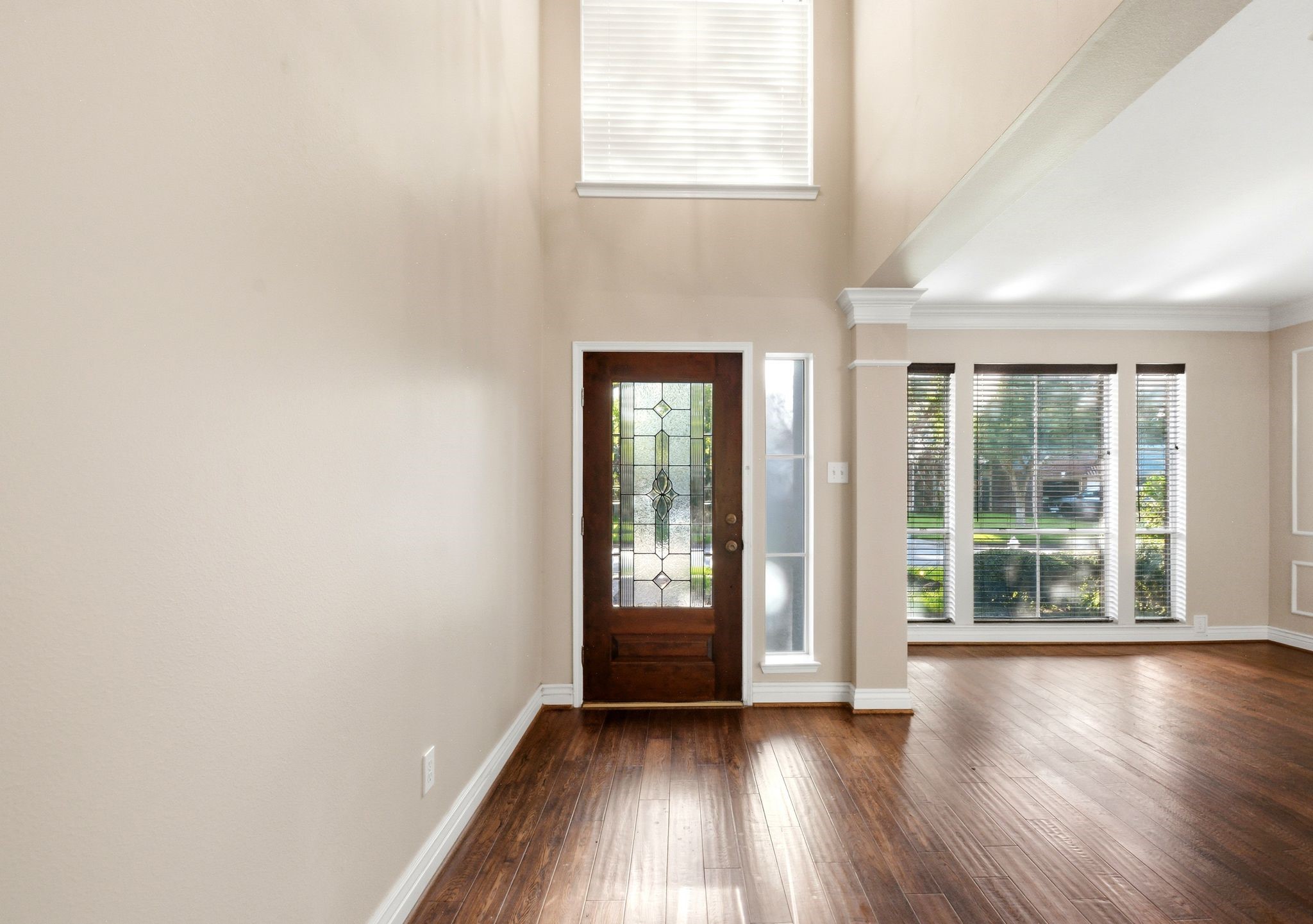 4307 Lakeshore Forest Drive Property Photo 8