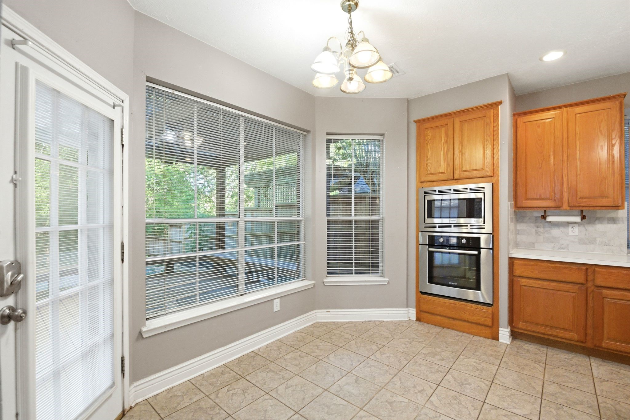 4307 Lakeshore Forest Drive Property Photo 19