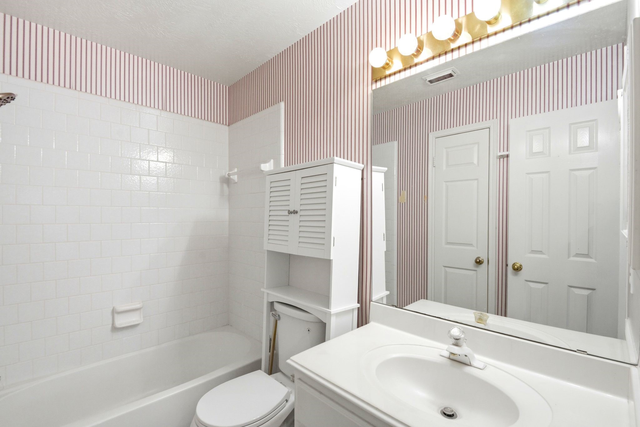 4307 Lakeshore Forest Drive Property Photo 31