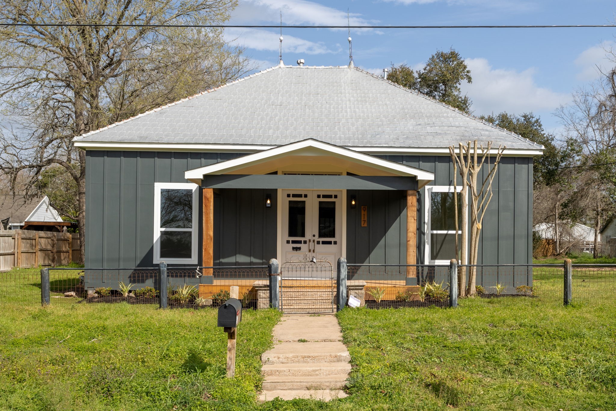 917 Prairie Street Property Photo