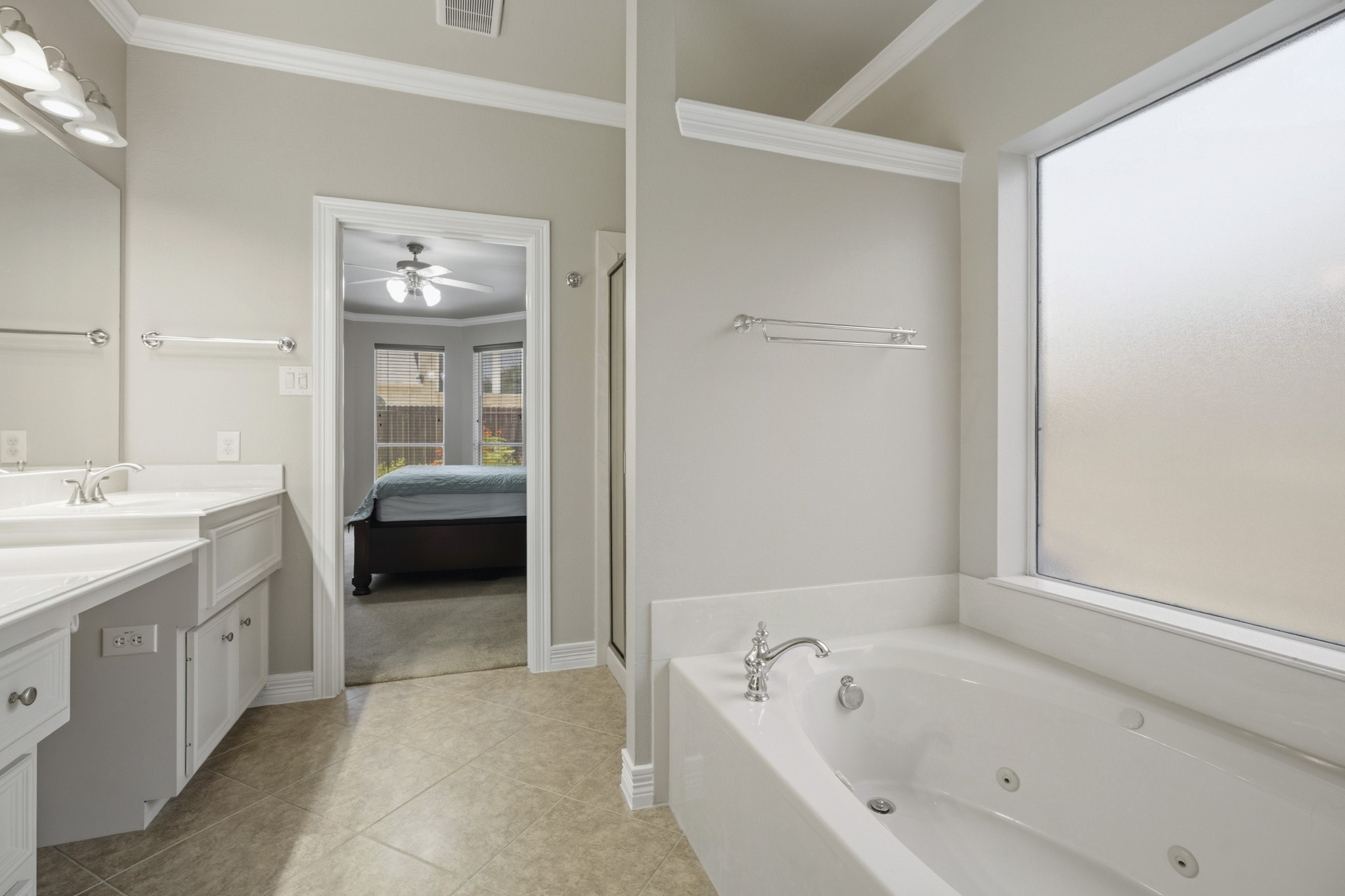 2904 Grand Shore Court Property Photo 16